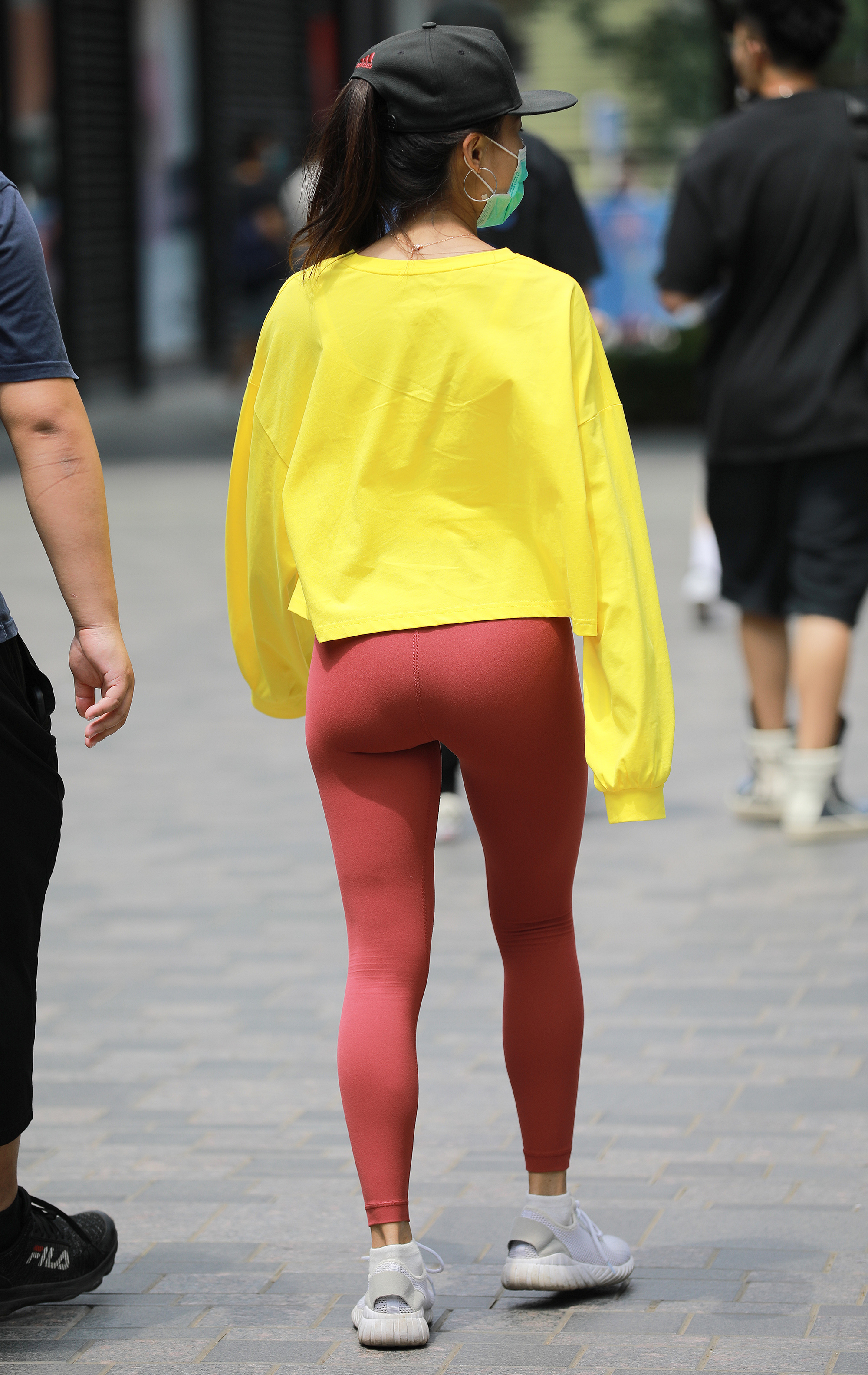  魔镜街拍,美臀,紧身裤,小姐姐,街拍,写真套图,TGOD推女神