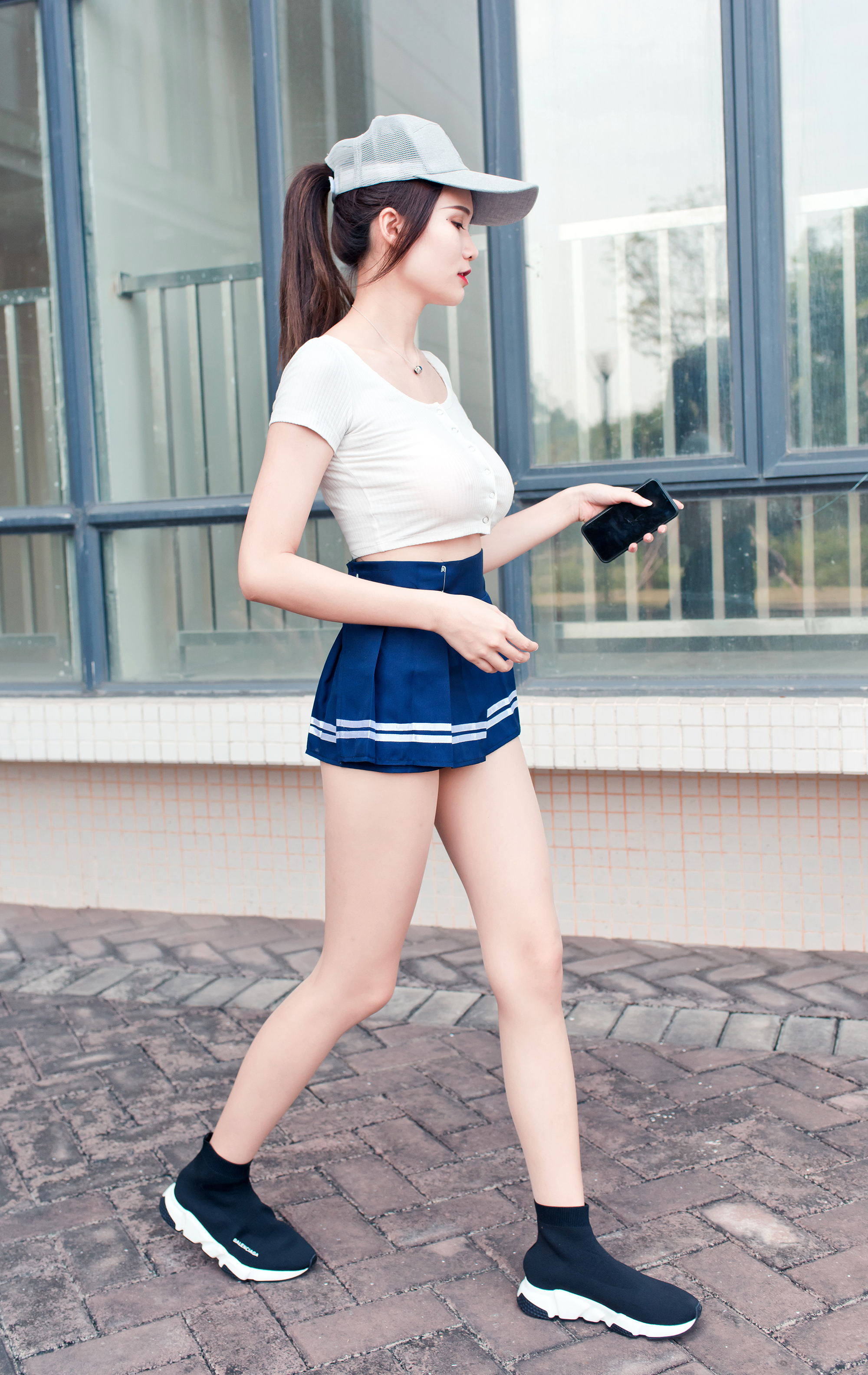 婷婷 街拍鸭,魔镜街拍,丝袜,裙装,美女,街拍,写真套图,YALAYI雅拉伊