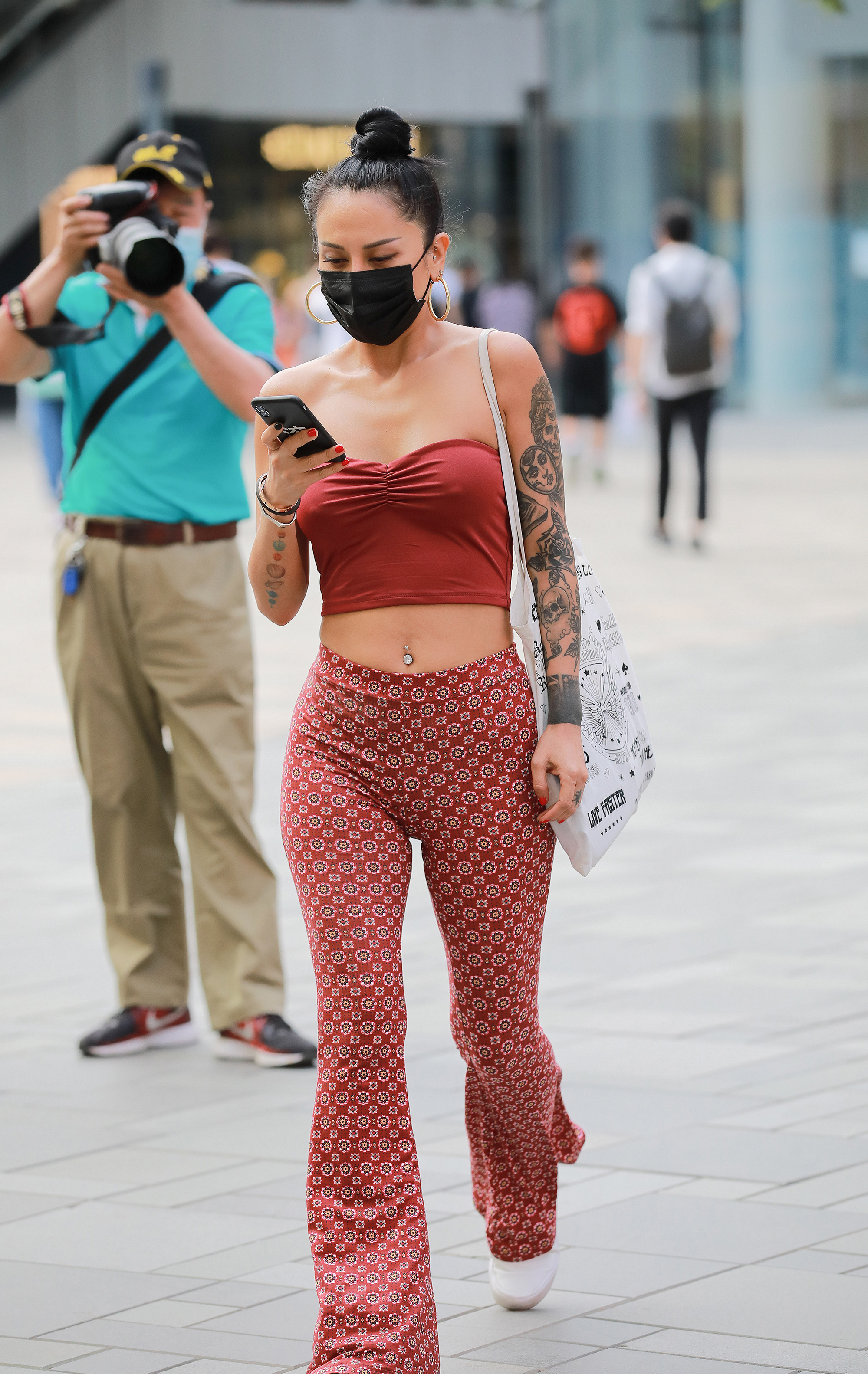  魔镜街拍,紧身裤,小姐姐,街拍,写真套图,YouWu尤物馆