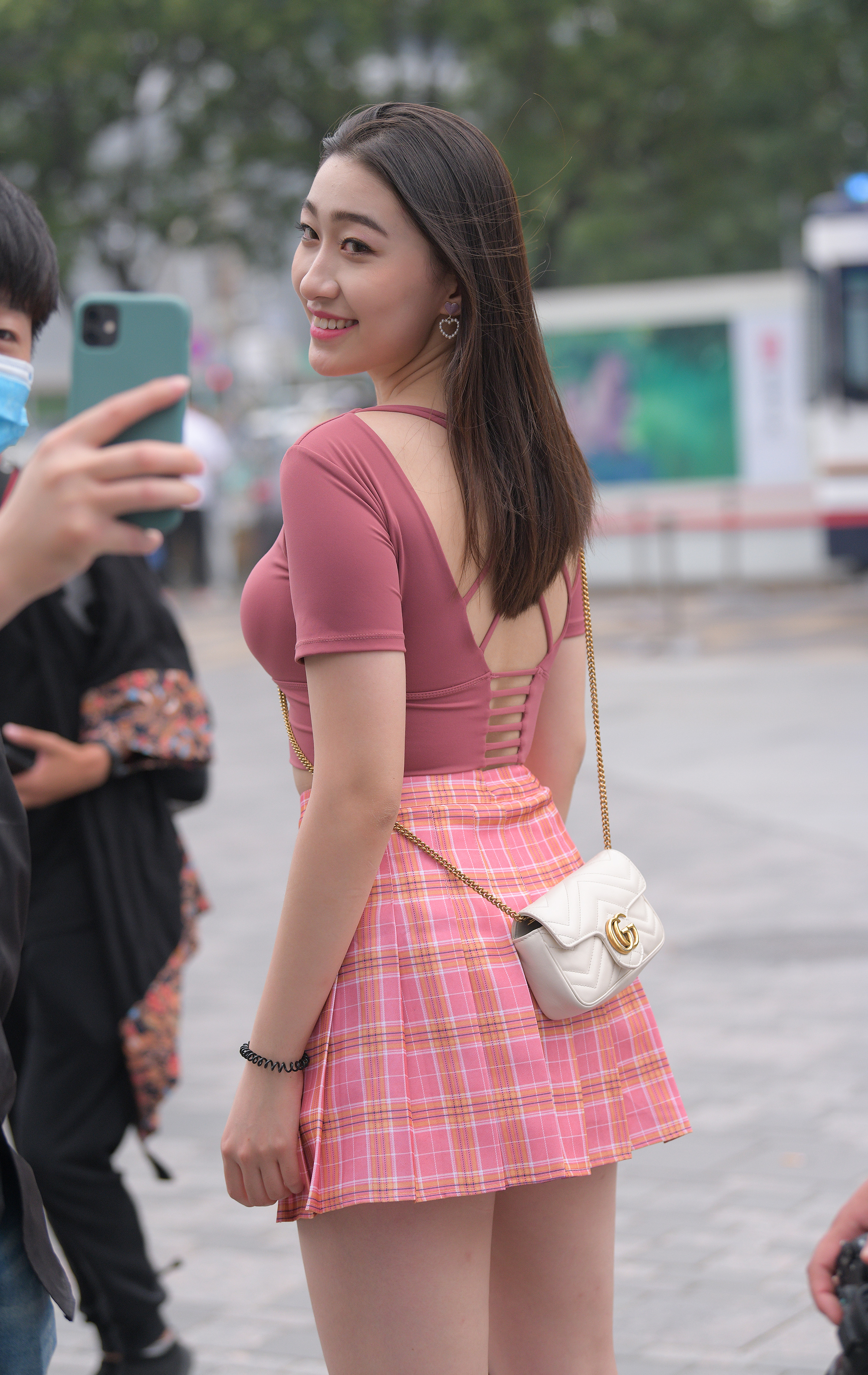  街拍鸭,魔镜街拍,裙装,美女,街拍,写真套图,MFStar模范学院