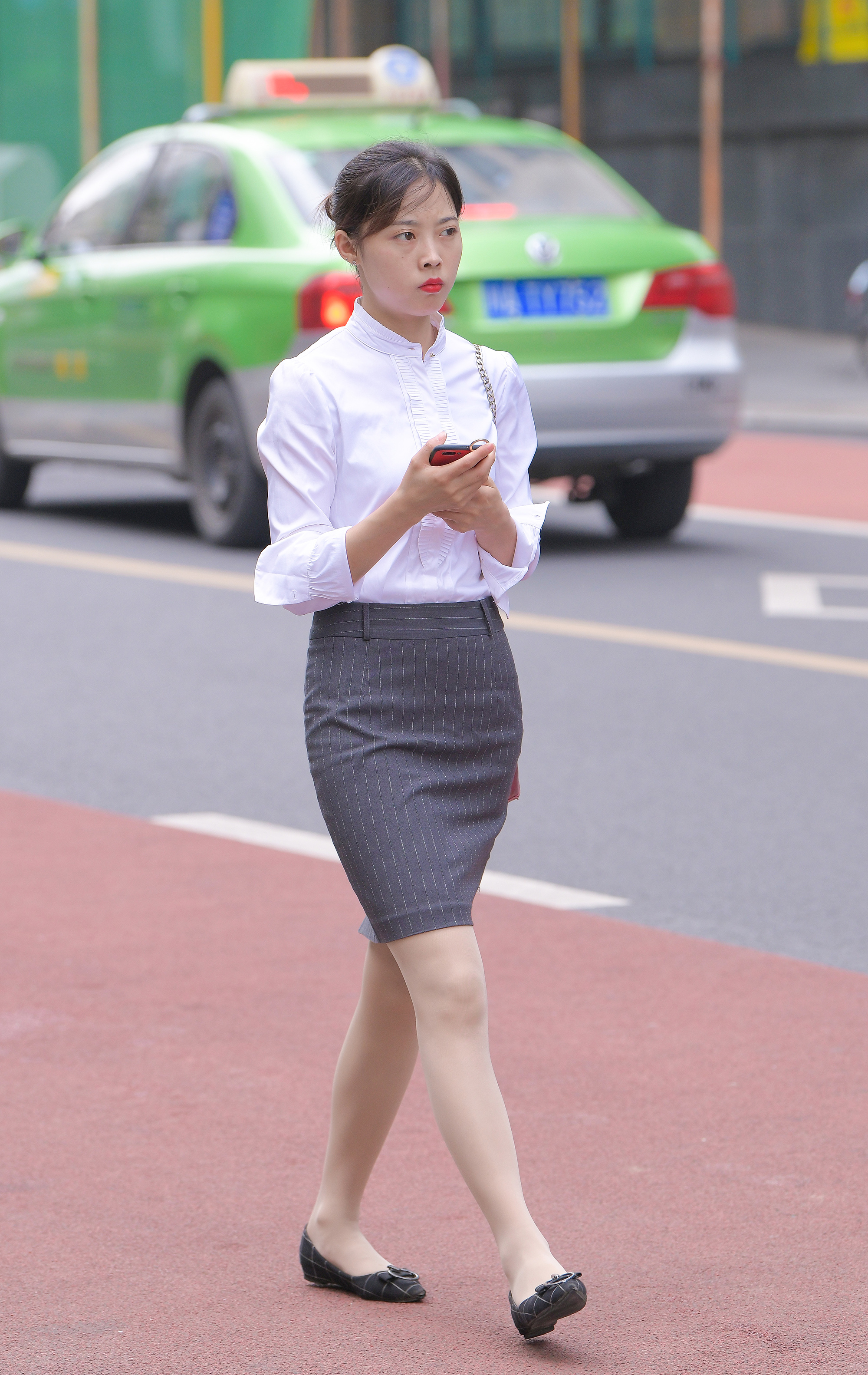  魔镜街拍,裙装,丝袜,少妇,街拍,写真套图,见新摄影