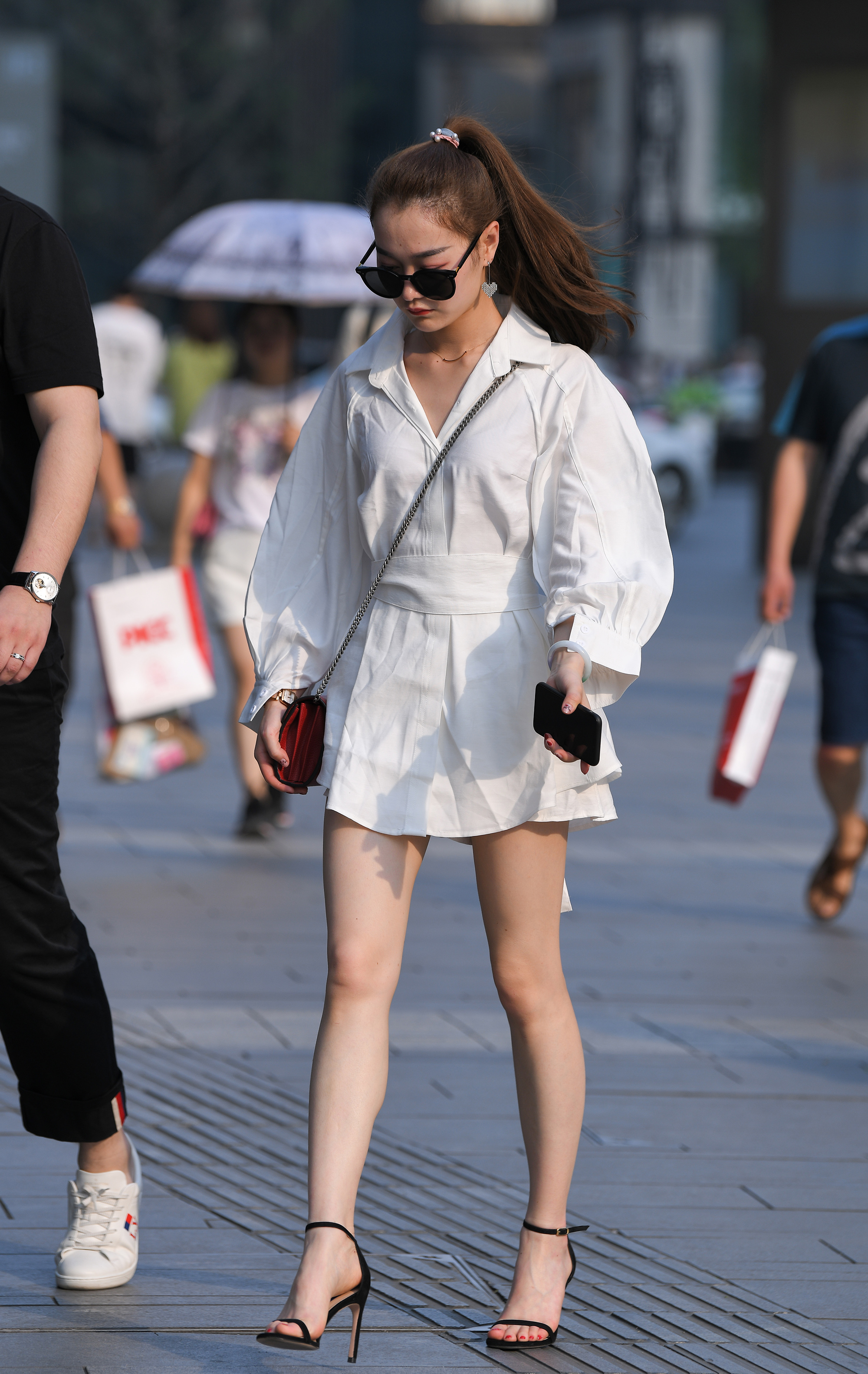  魔镜街拍,裙装,熟女,街拍,写真套图,鳗鱼霏儿