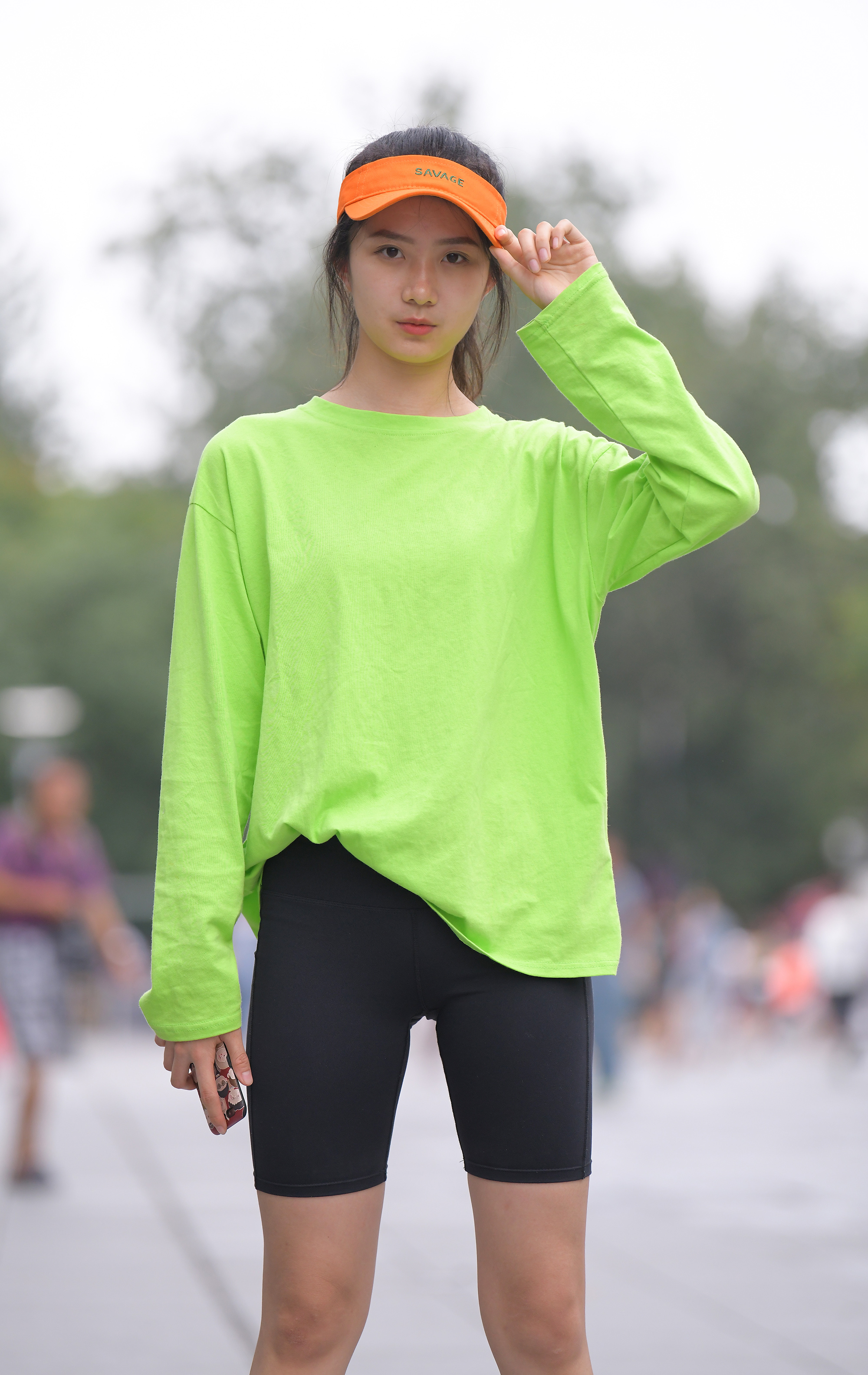  魔镜街拍,紧身裤,少妇,街拍,写真套图,大大卷卷小卷