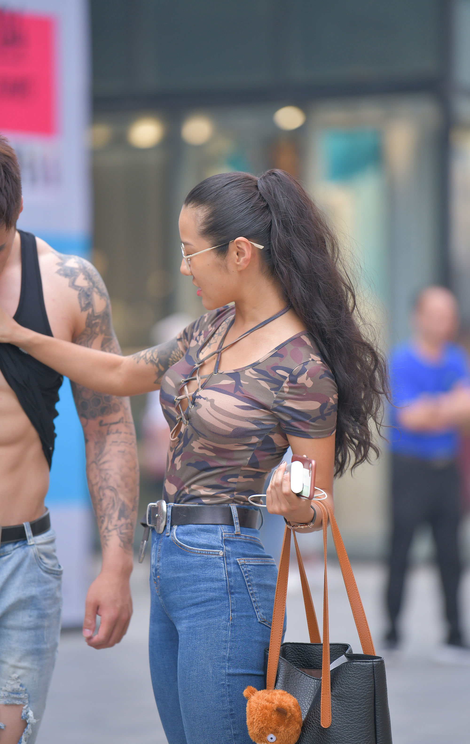  魔镜街拍,美臀,人妻,街拍,写真套图,念雪ww