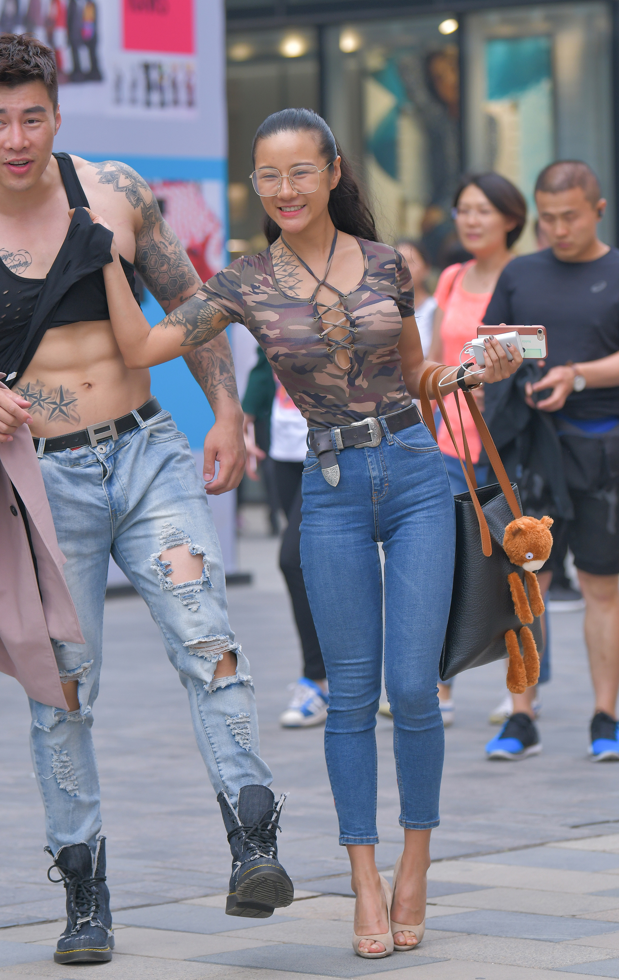  魔镜街拍,美臀,熟女,街拍,写真套图,LeYuan星乐园