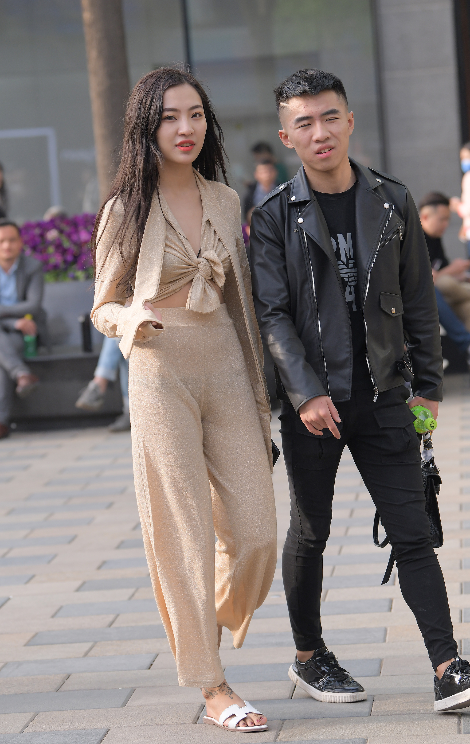  魔镜街拍,,人妻,街拍,写真套图,紫氯氯