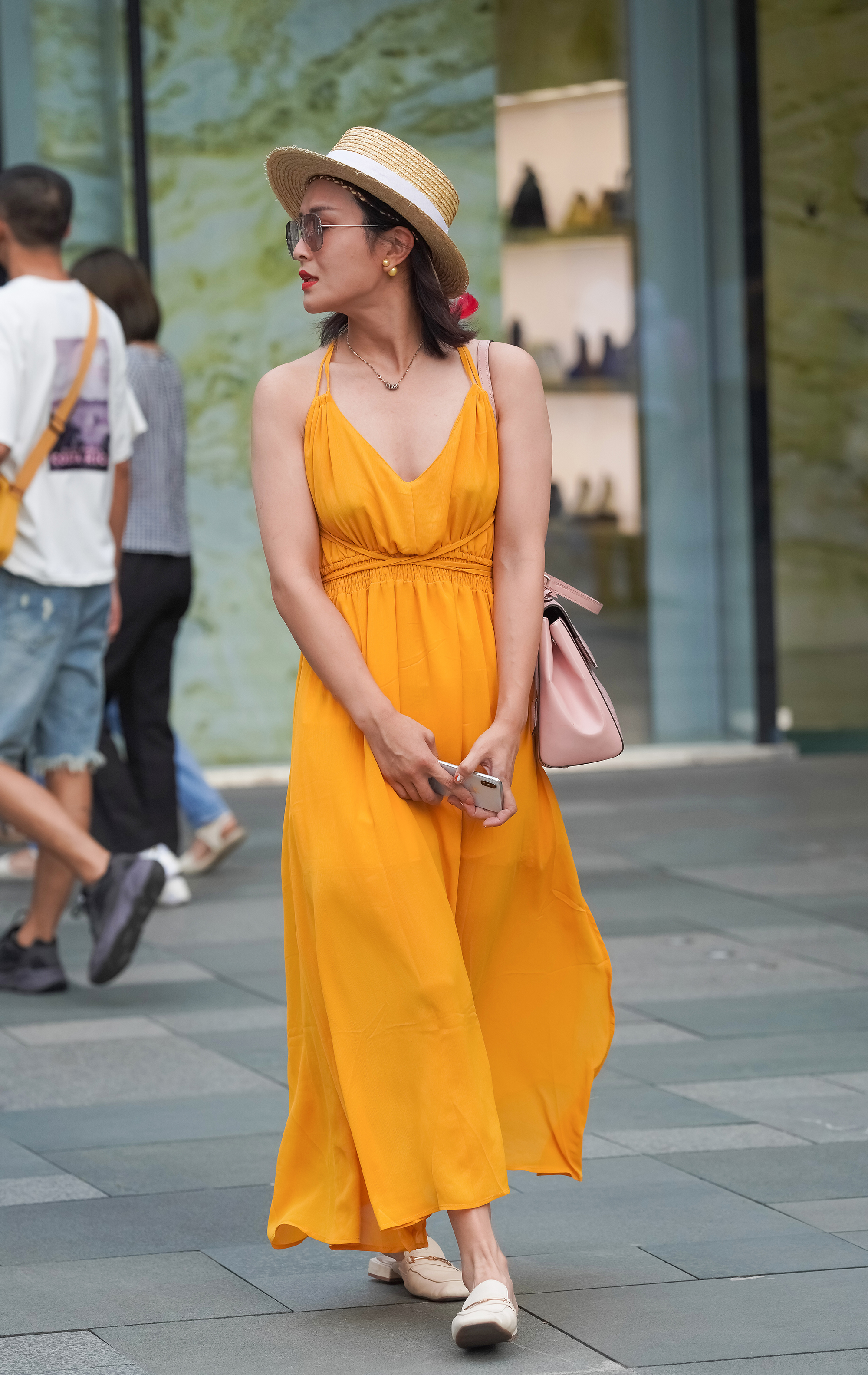  魔镜街拍,裙装,少妇,街拍,写真套图,MiStar魅妍社