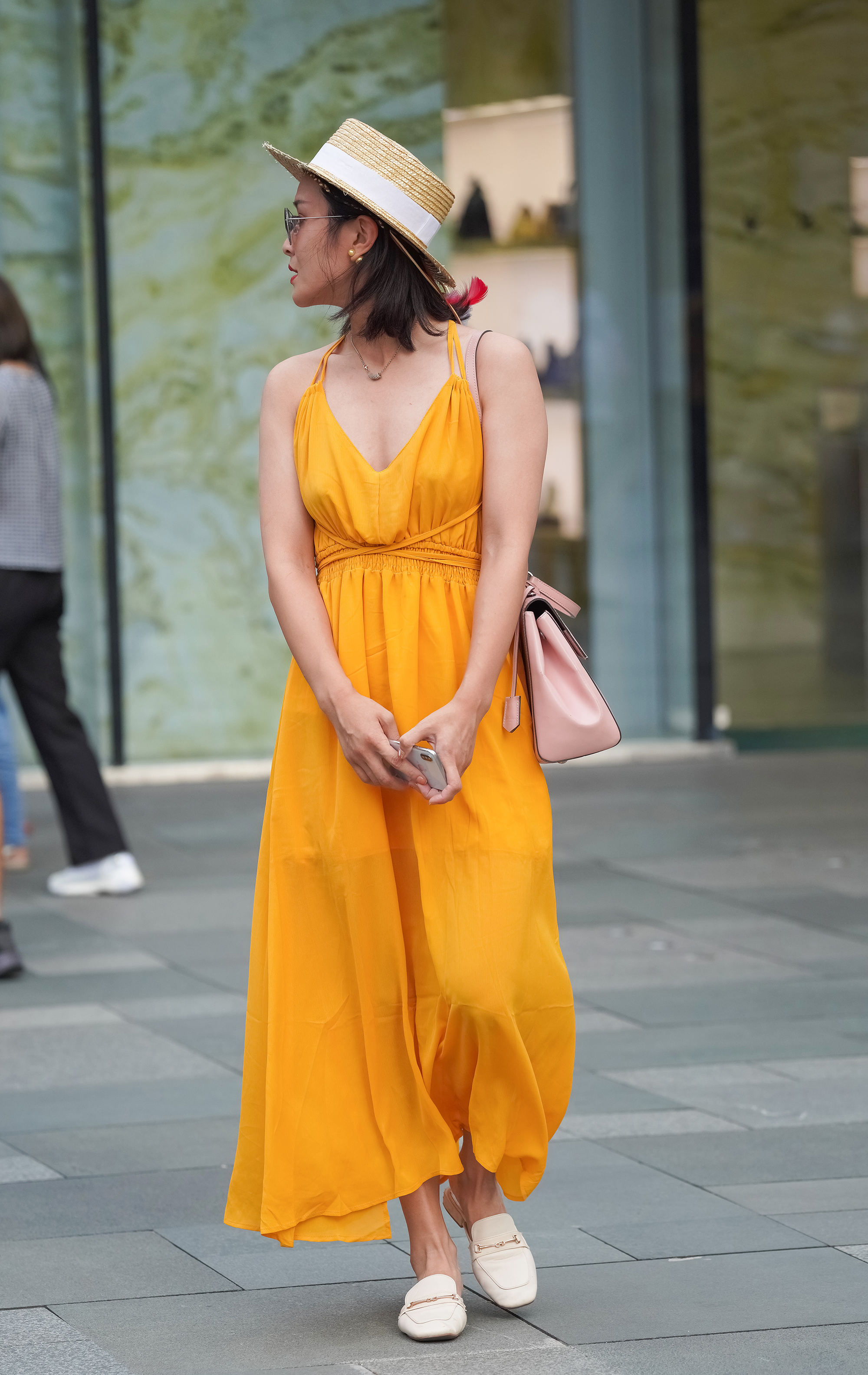  魔镜街拍,裙装,少妇,街拍,写真套图,Youmi尤蜜