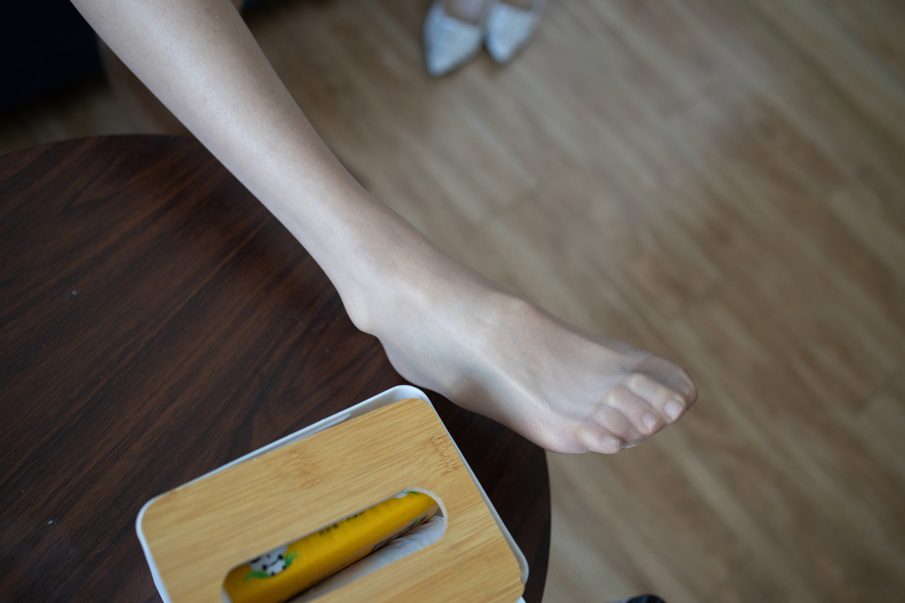 小秋 街拍鸭,魔镜街拍,丝袜,裙装,小姐姐,街拍,写真套图,战前女神