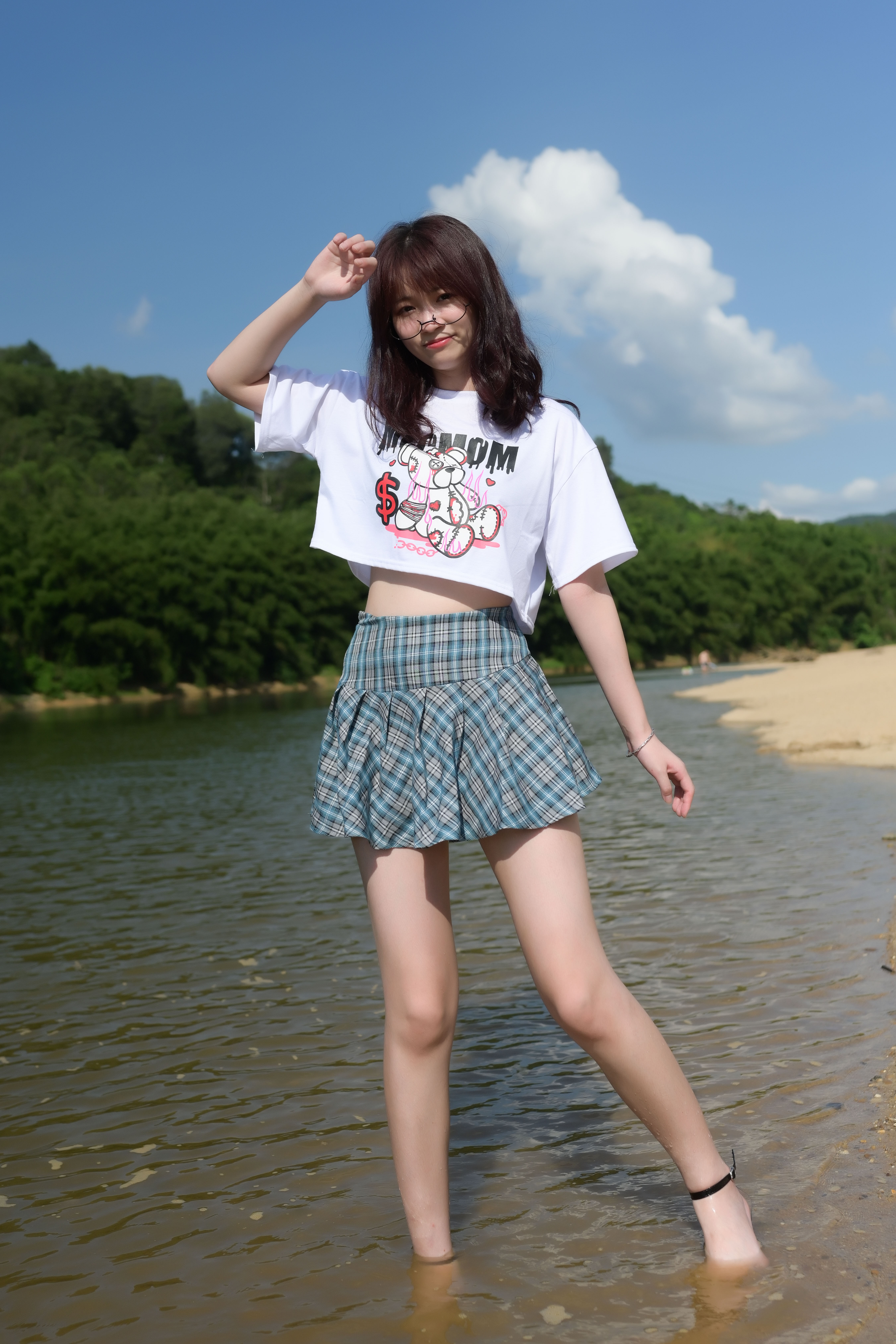  街拍鸭,魔镜街拍,裙装,丝袜,小姐姐,街拍,写真套图,Youmi尤蜜