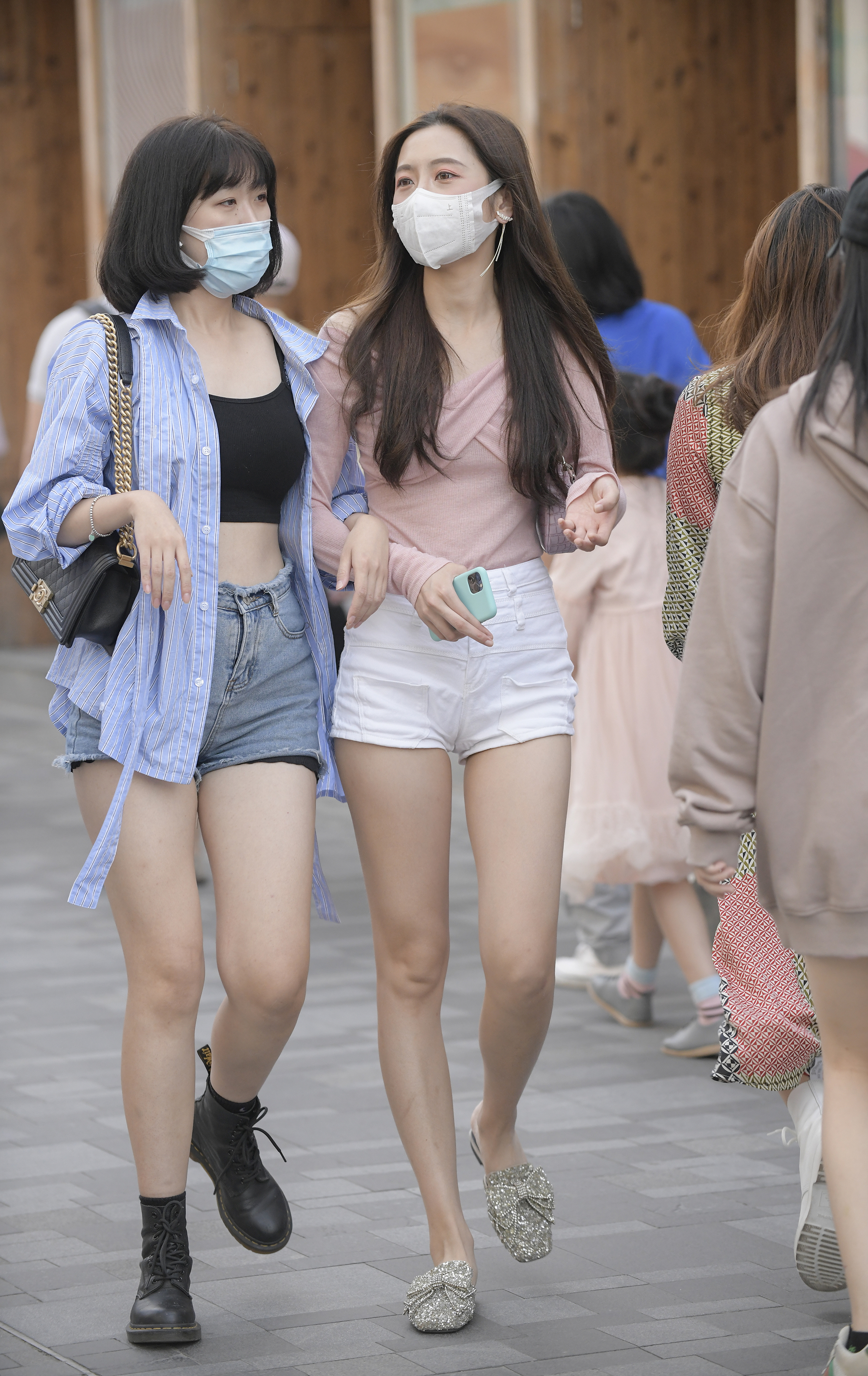  魔镜街拍,热裤,美女,街拍,写真套图,QingDouKe青豆客