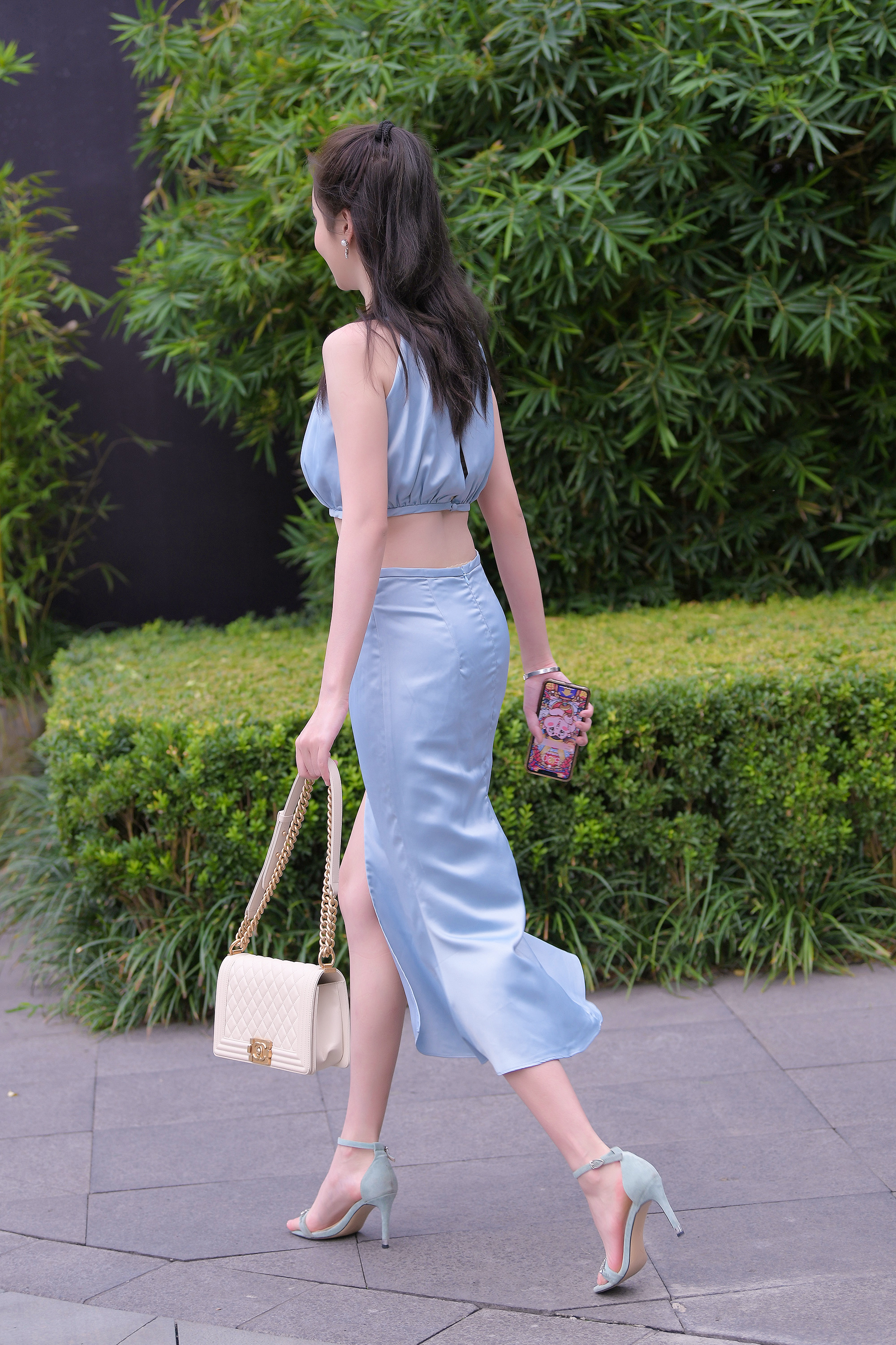  魔镜街拍,裙装,美女,街拍,写真套图,踏青公园系列