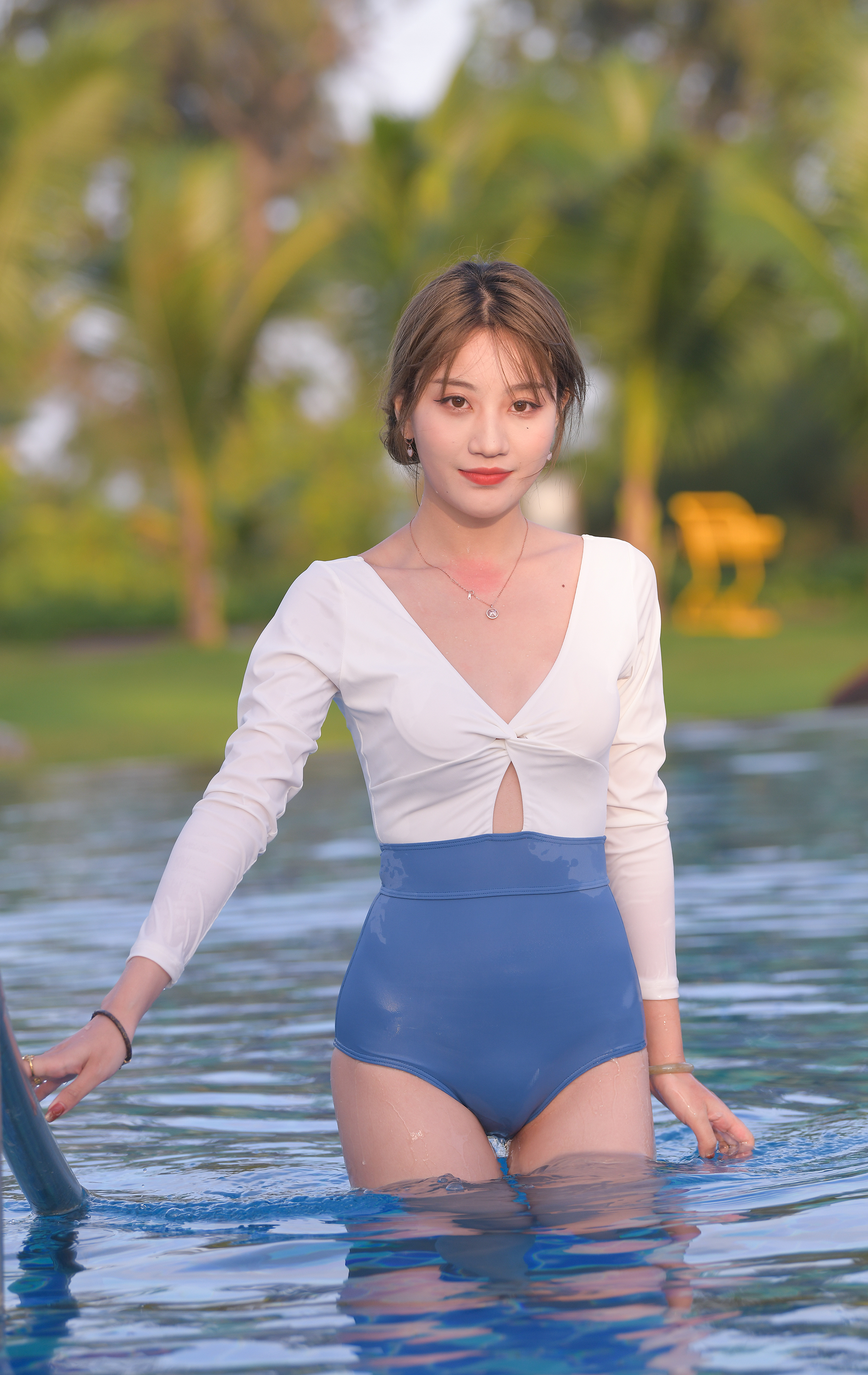 图片[9]-M12 第七季旅拍-海棠依旧 | 蓝色泳装女孩 4K 21G 原原-快活林官网