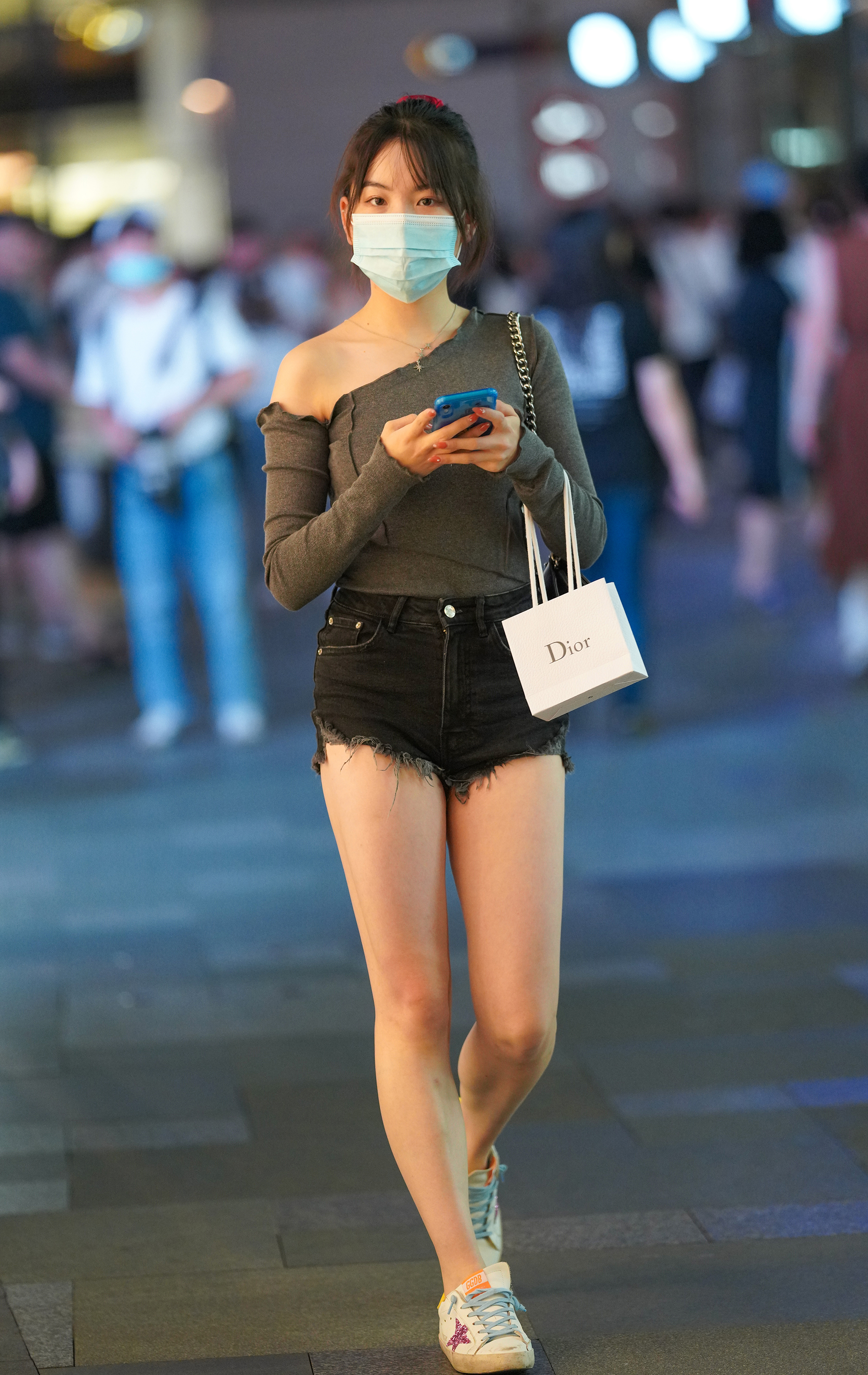  魔镜街拍,热裤,人妻,街拍,写真套图,SIW斯文传媒