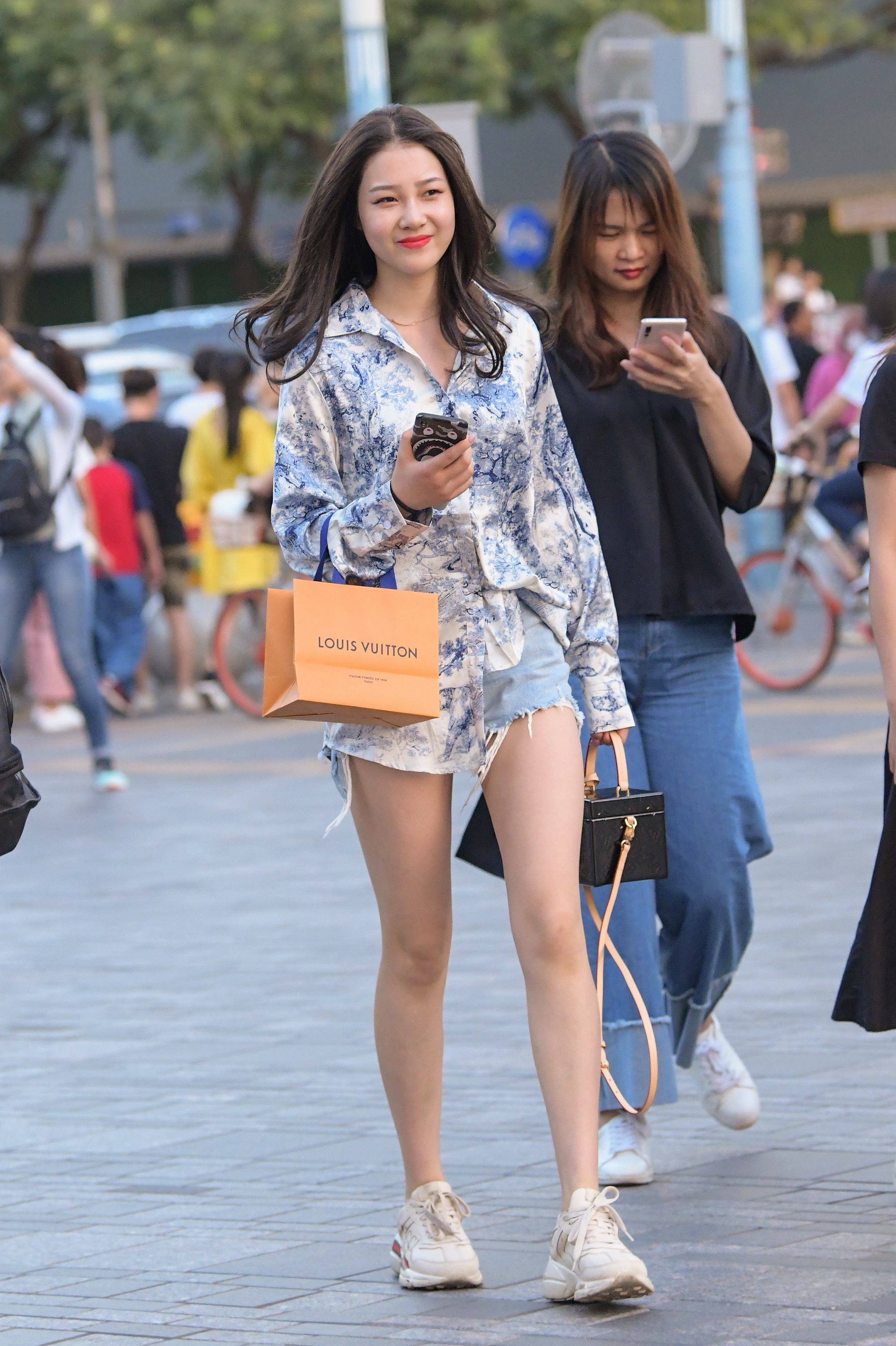  街拍鸭,魔镜街拍,热裤,少妇,街拍,写真套图,六二二同学