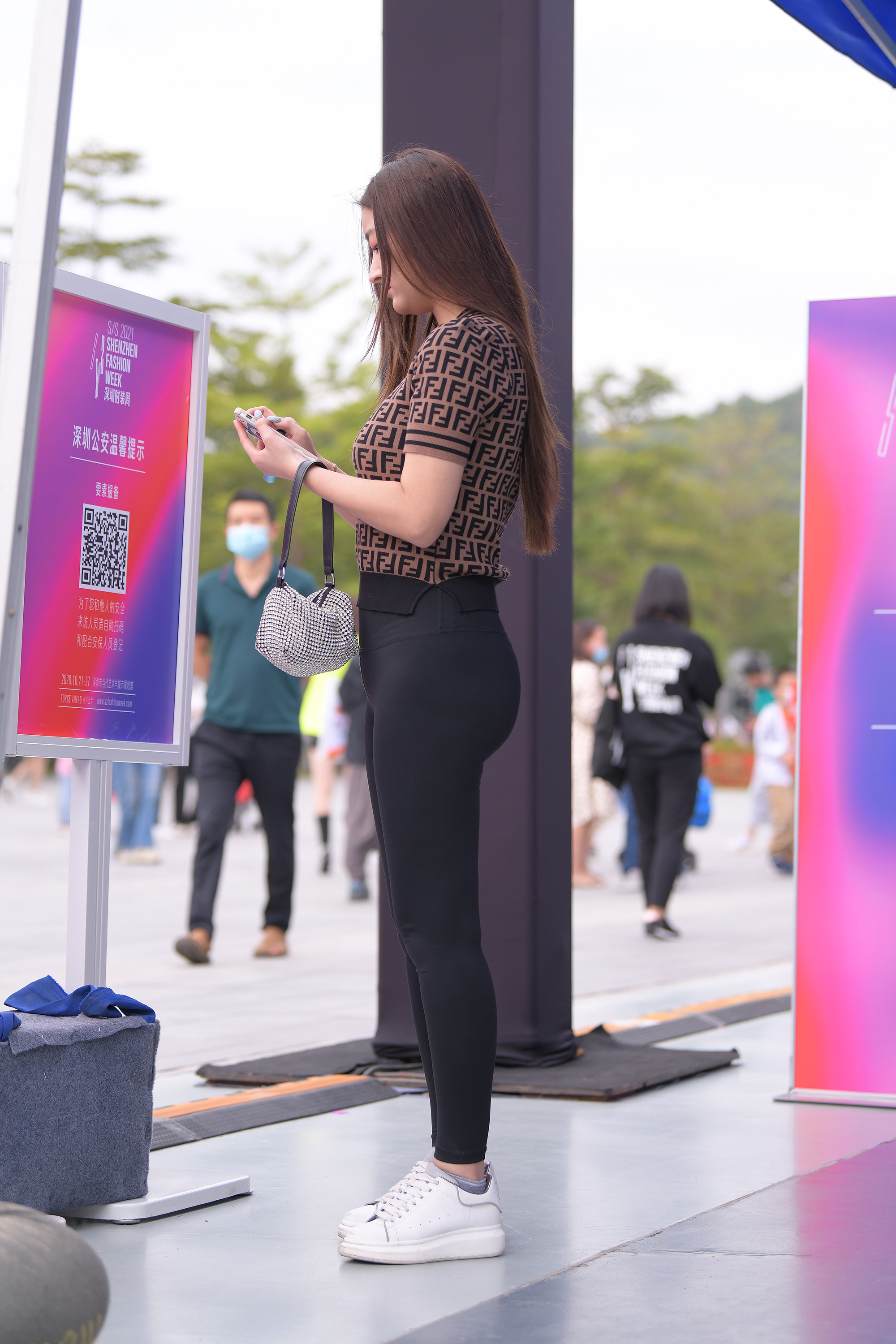  魔镜街拍,裙装,紧身裤,小姐姐,街拍,写真套图,Nyako喵子