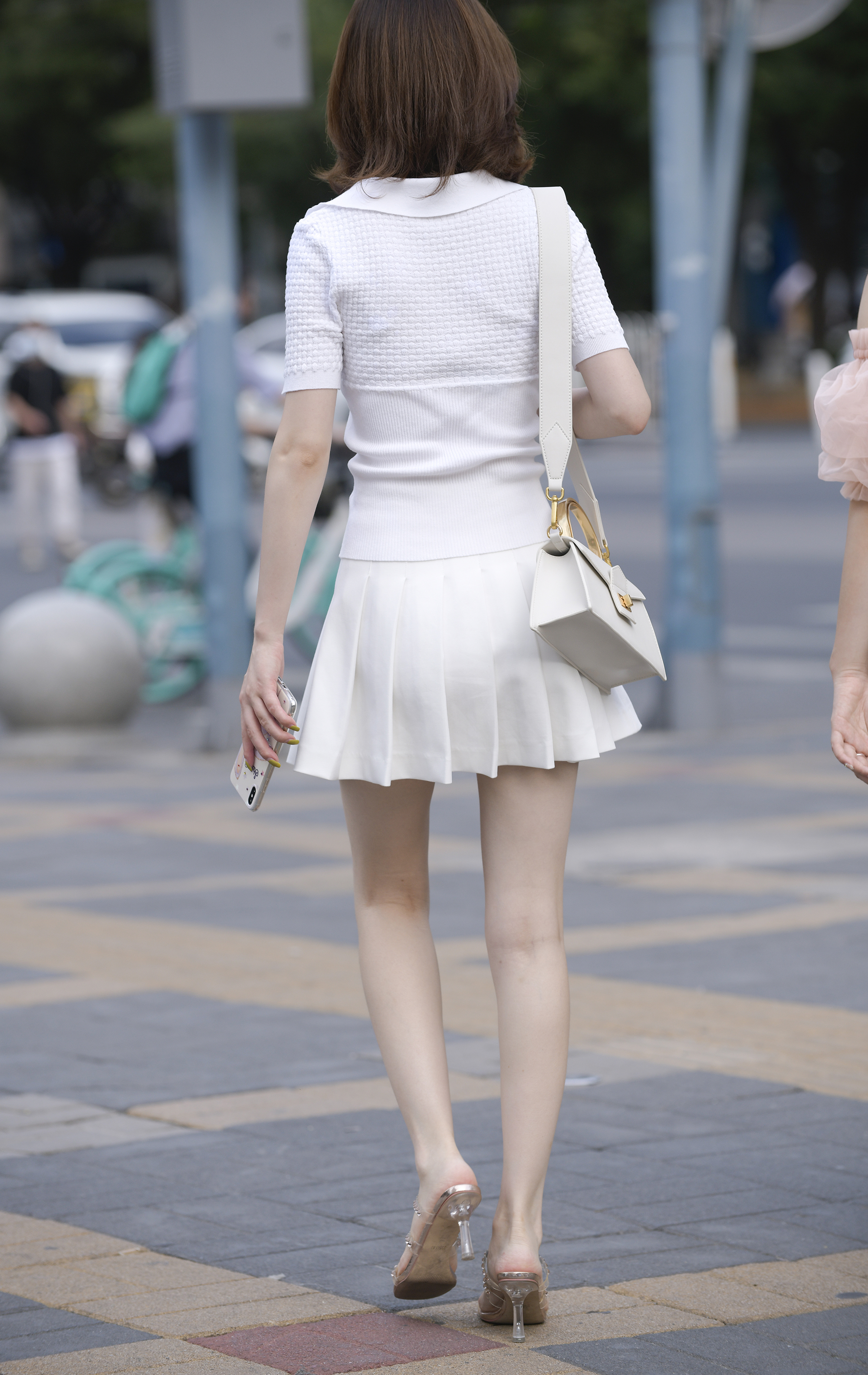  街拍鸭,魔镜街拍,裙装,少妇,街拍,写真套图,是依酱呀