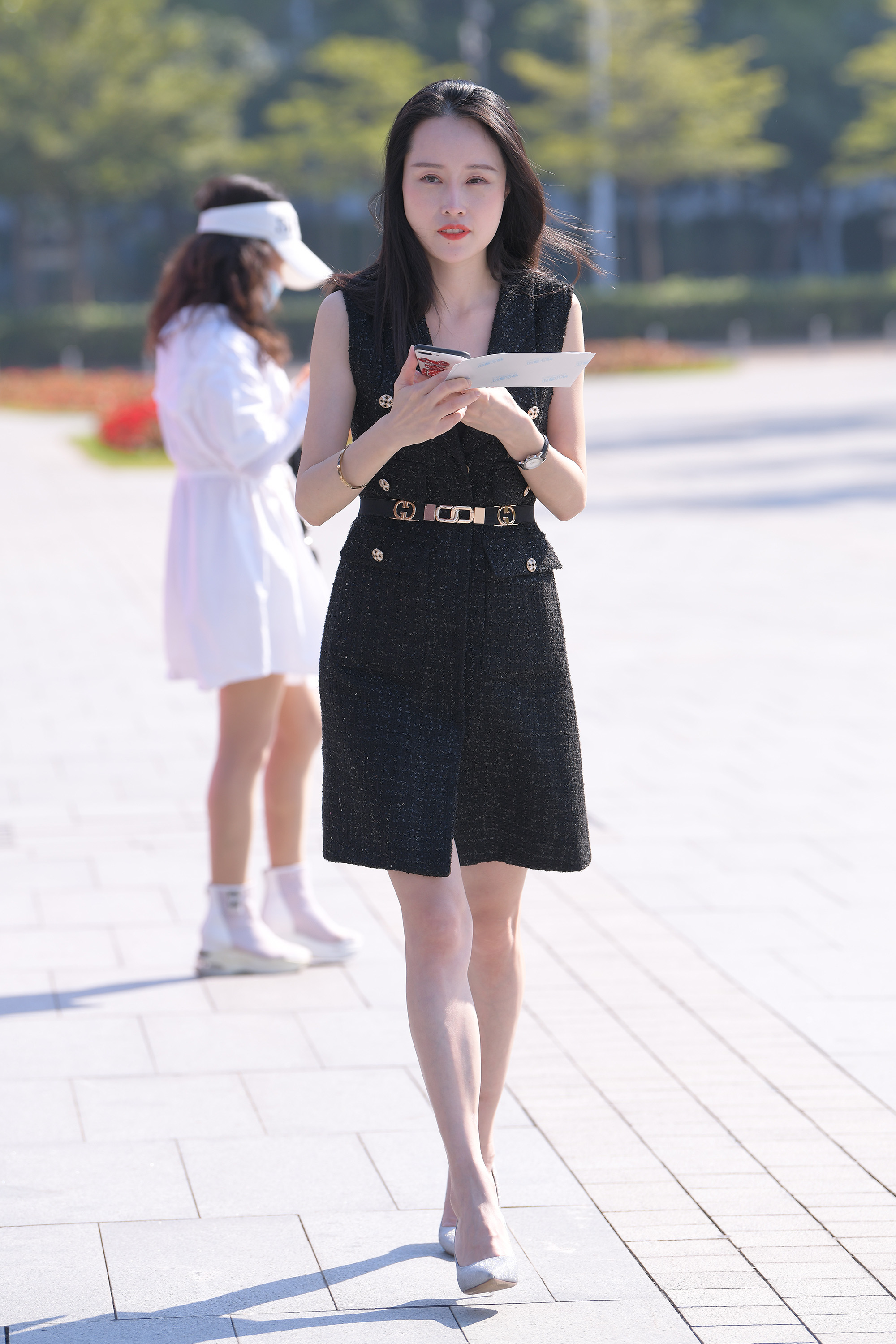  魔镜街拍,裙装,人妻,街拍,写真套图,WingS影私荟