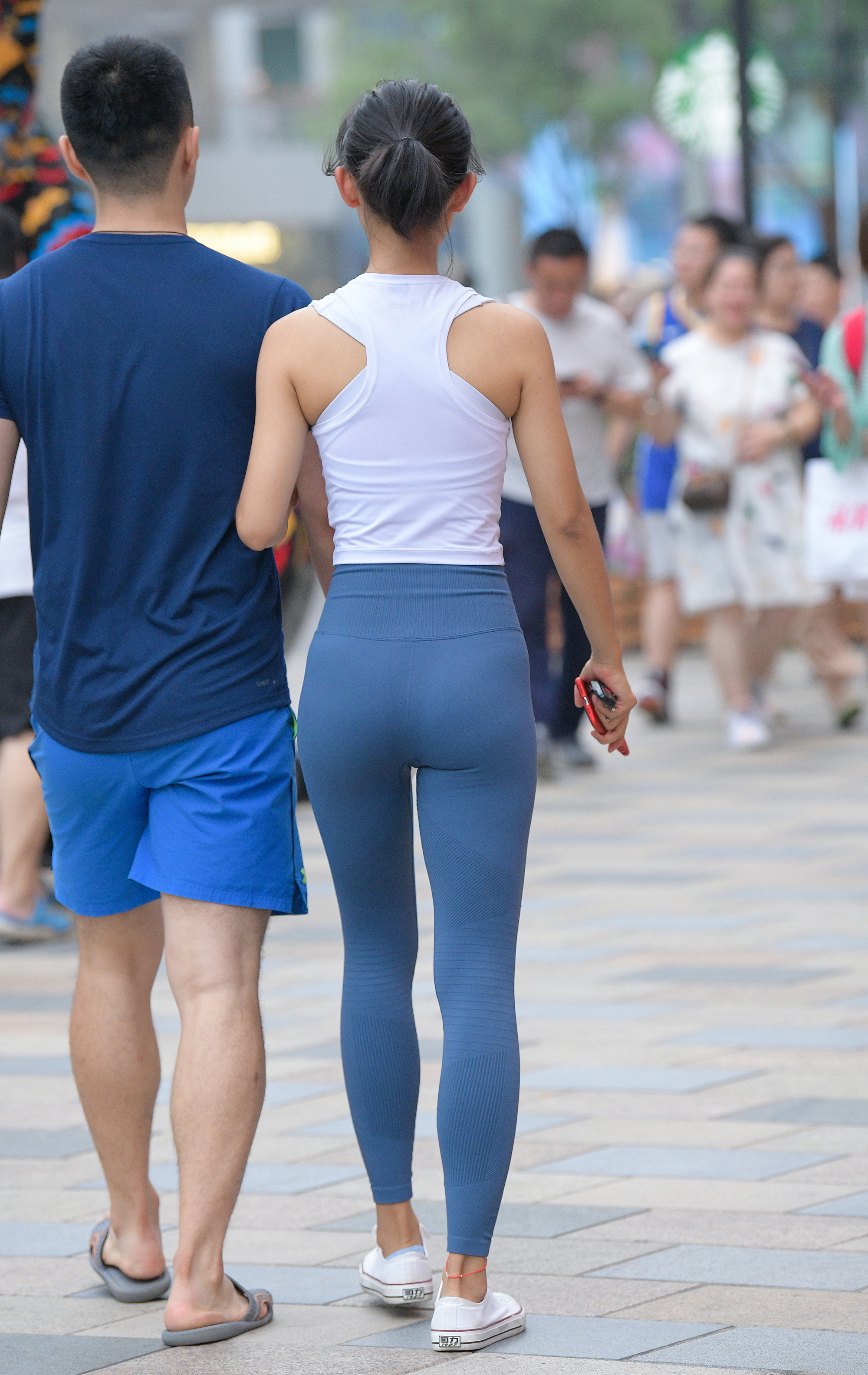  魔镜街拍,美臀,紧身裤,小姐姐,街拍,写真套图,六二二同学