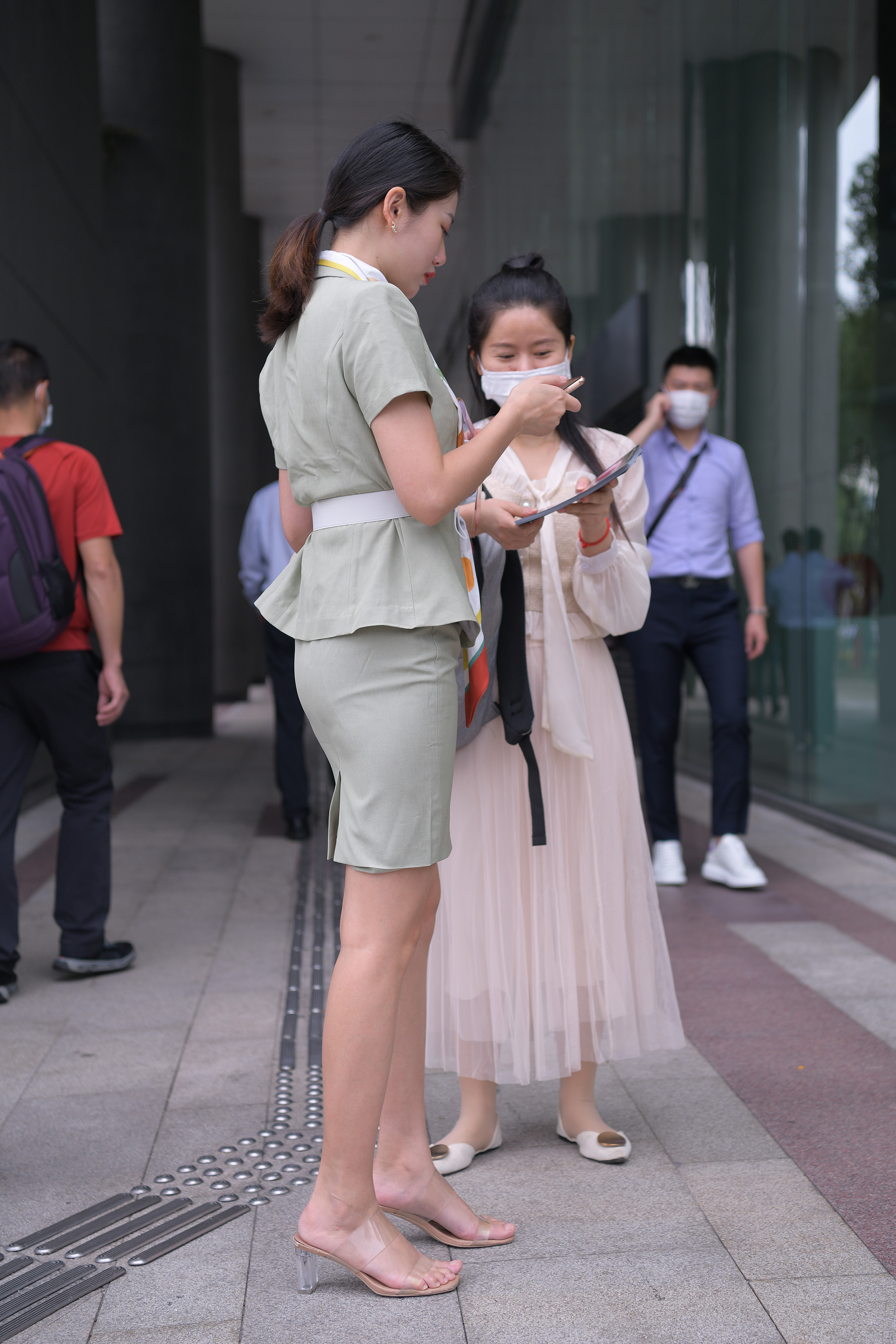  魔镜街拍,裙装,小姐姐,街拍,写真套图,MT蜜团