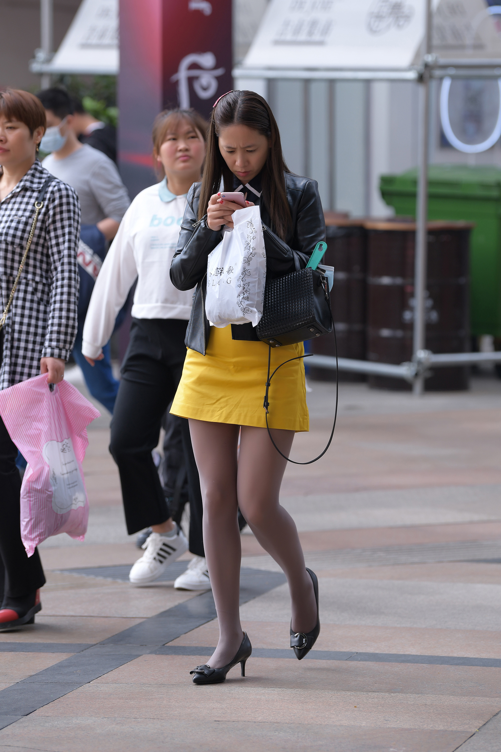  魔镜街拍,丝袜,裙装,少妇,街拍,写真套图,西瓜