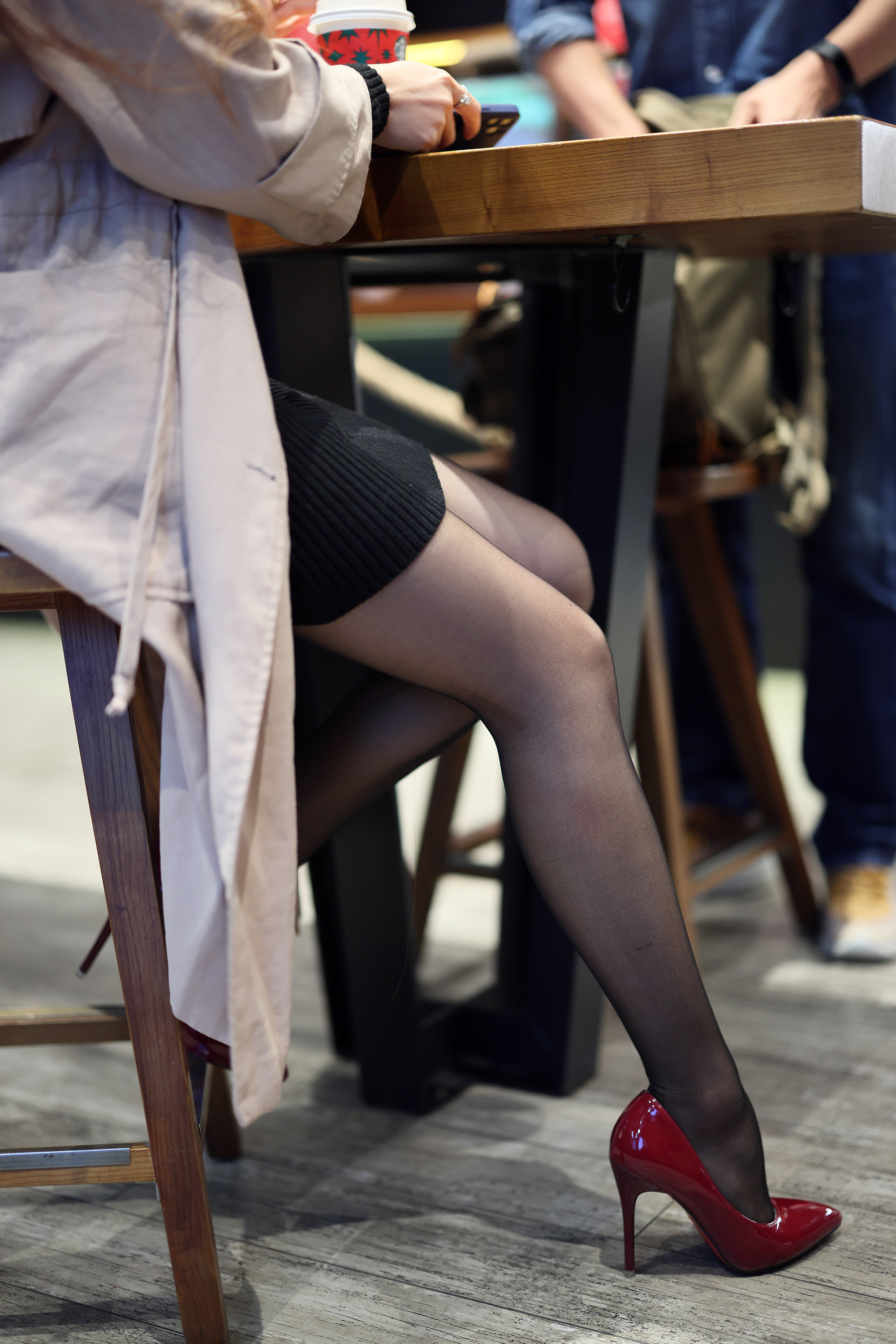  街拍鸭,魔镜街拍,丝袜,裙装,美女,街拍,写真套图,乔依丝joys