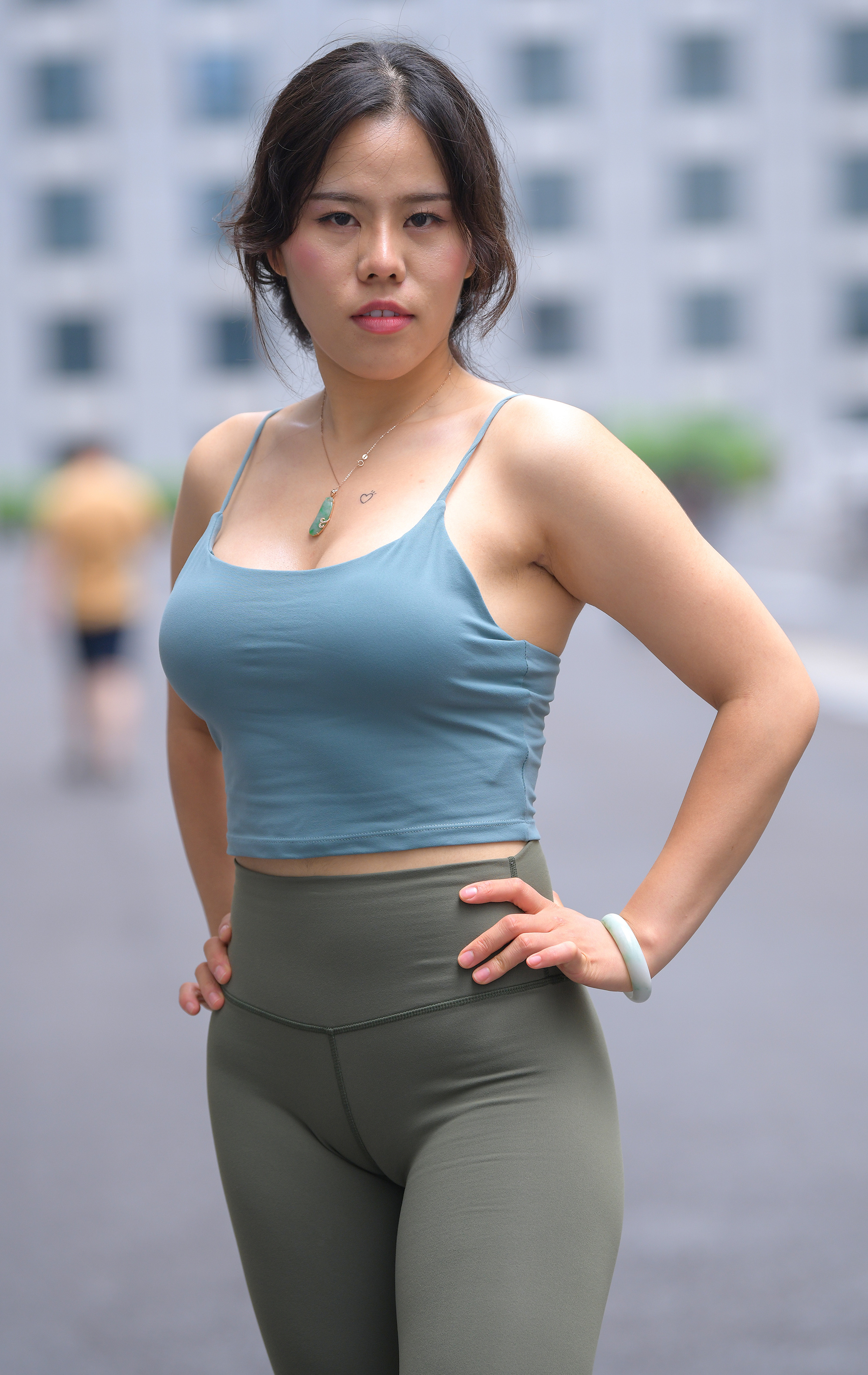  魔镜街拍,美臀,紧身裤,人妻,街拍,写真套图,MiStar魅妍社