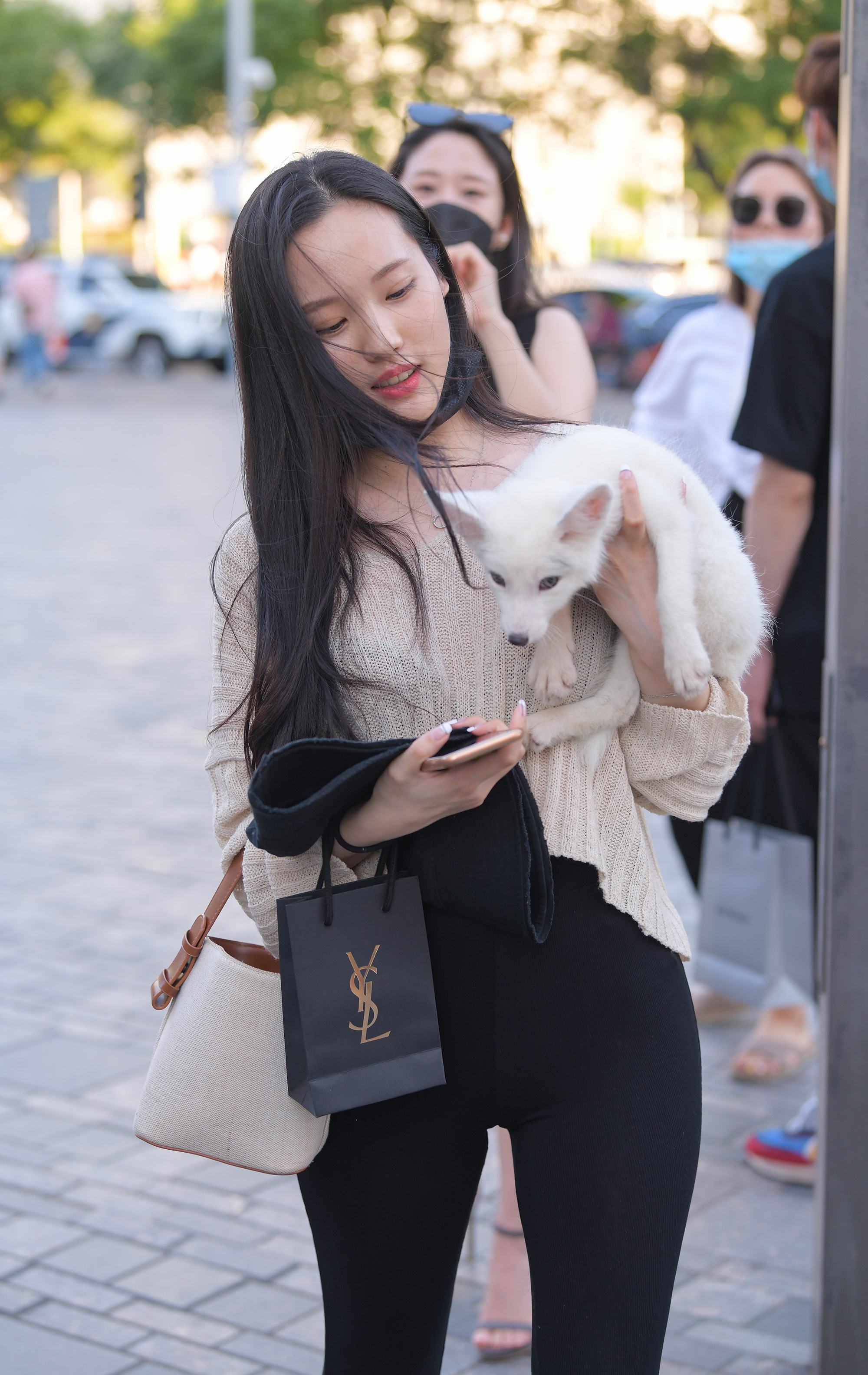  魔镜街拍,,小姐姐,街拍,写真套图,鱼鱼足影