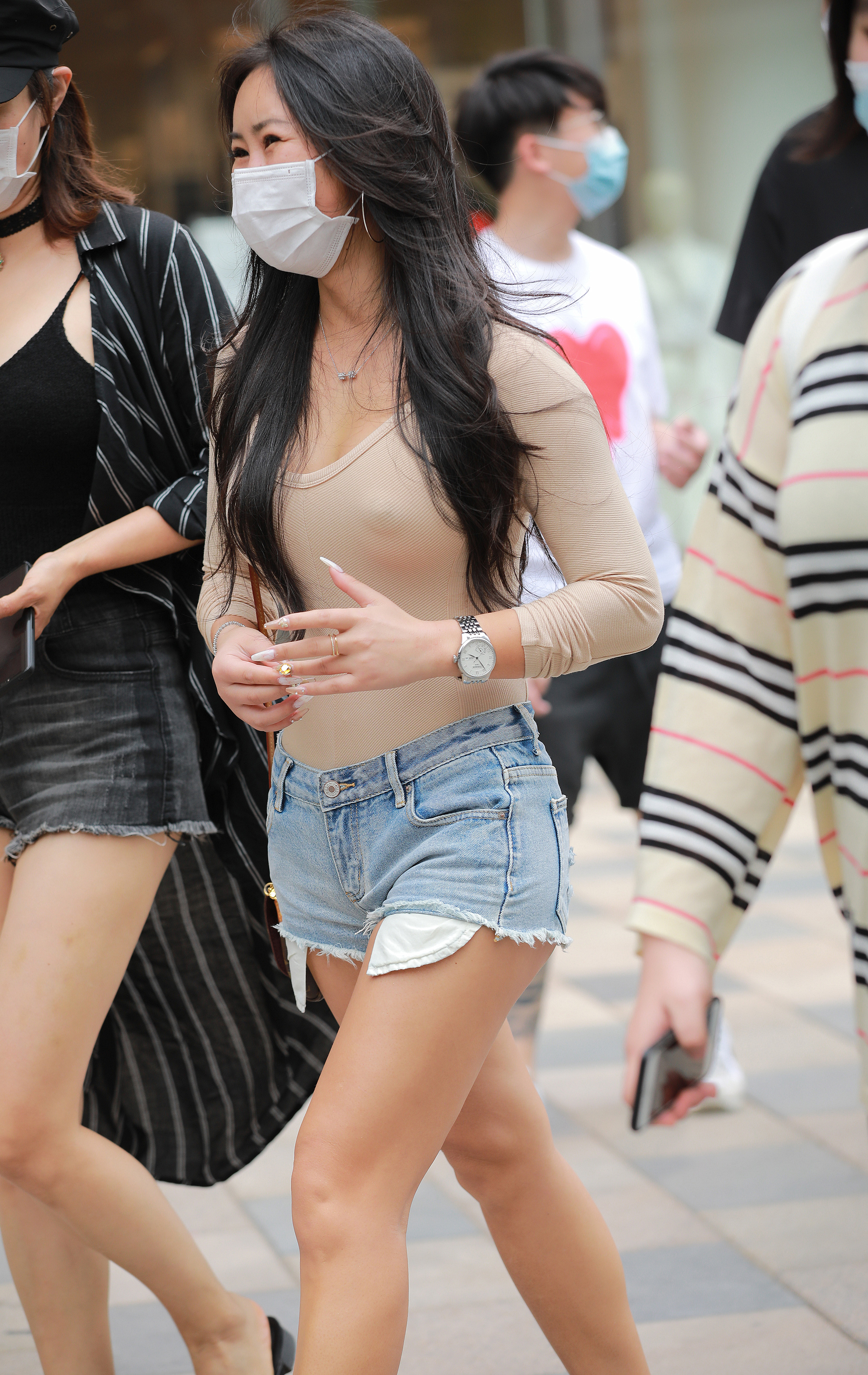  魔镜街拍,热裤,少妇,街拍,写真套图,SUNGIRL阳光宝贝