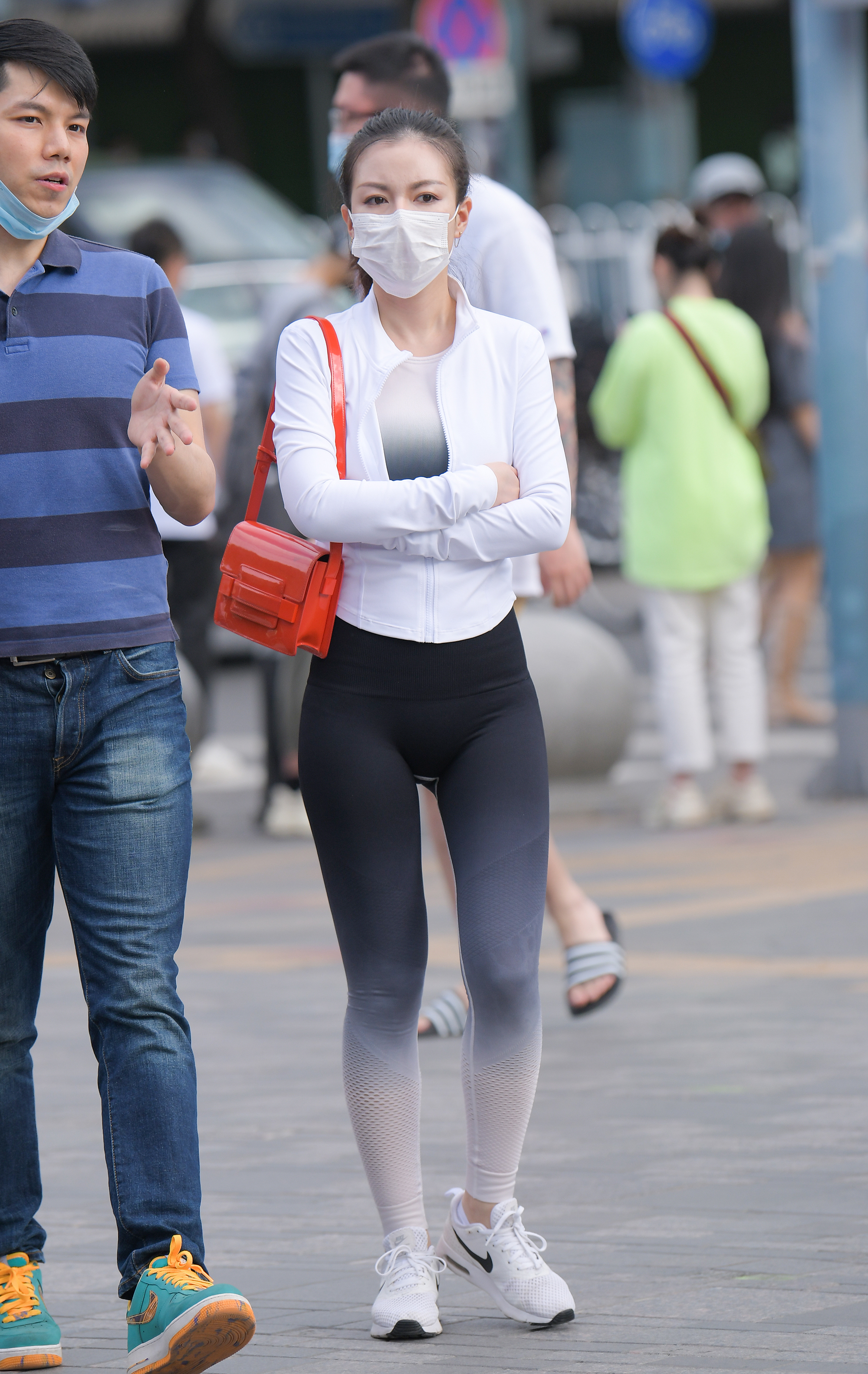  魔镜街拍,紧身裤,少妇,街拍,写真套图,织梦映像