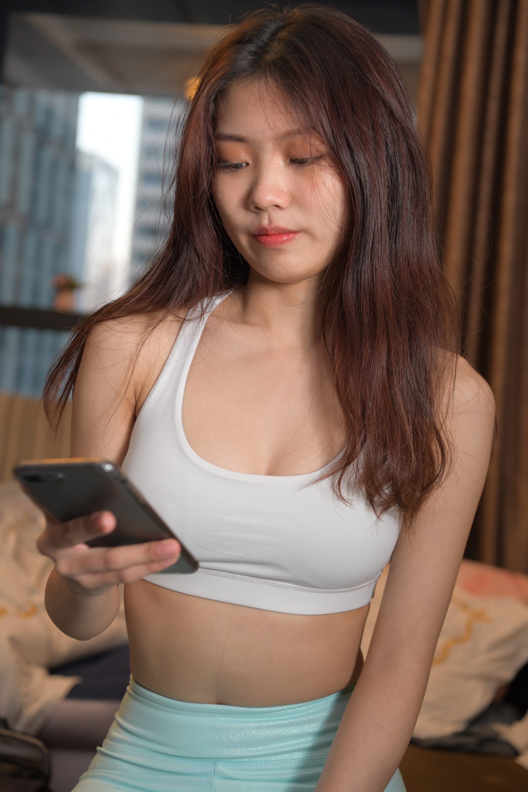  街拍鸭,魔镜街拍,紧身裤,美女,街拍,写真套图,GALLI嘉丽