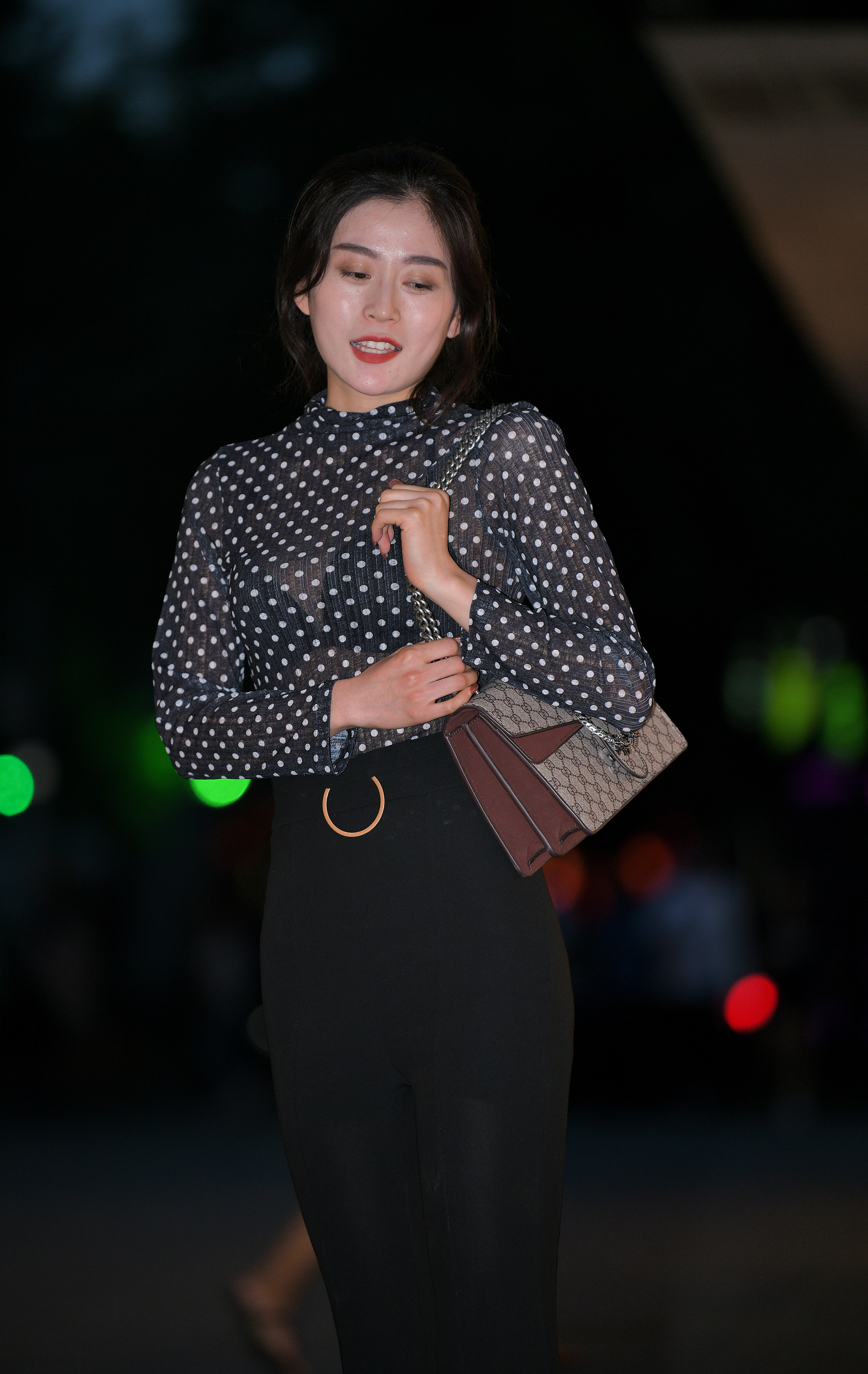  街拍鸭,魔镜街拍,,小姐姐,街拍,写真套图,IESS异思趣向