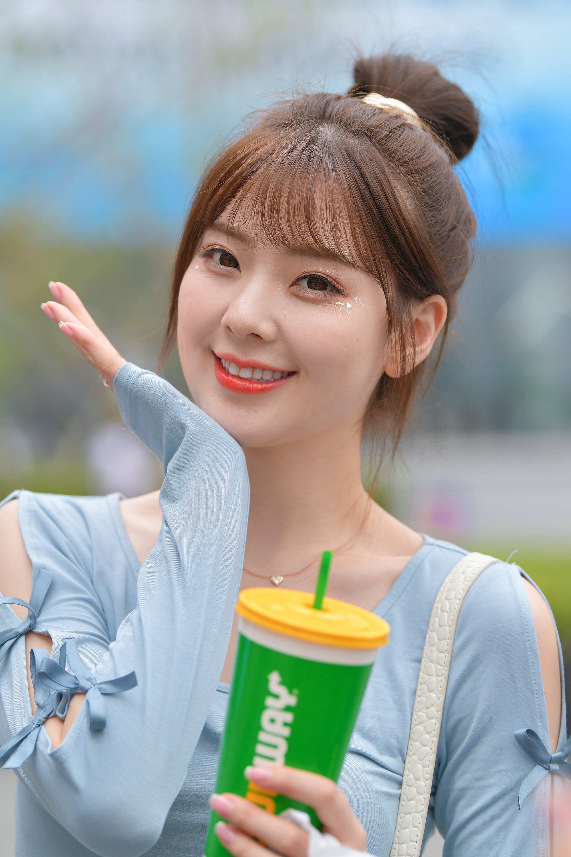  魔镜街拍,裙装,人妻,街拍,写真套图,田璐璐