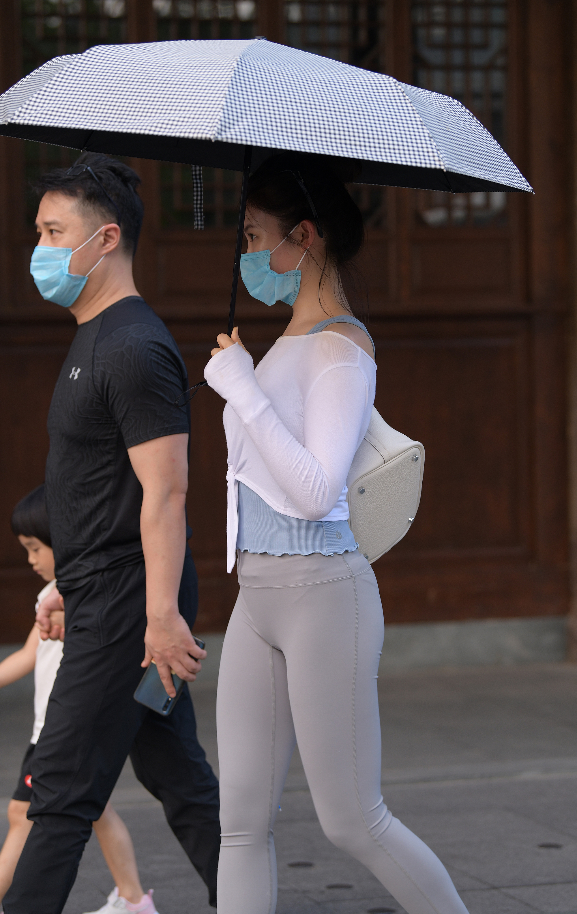  魔镜街拍,紧身裤,熟女,街拍,写真套图,神楽坂真冬