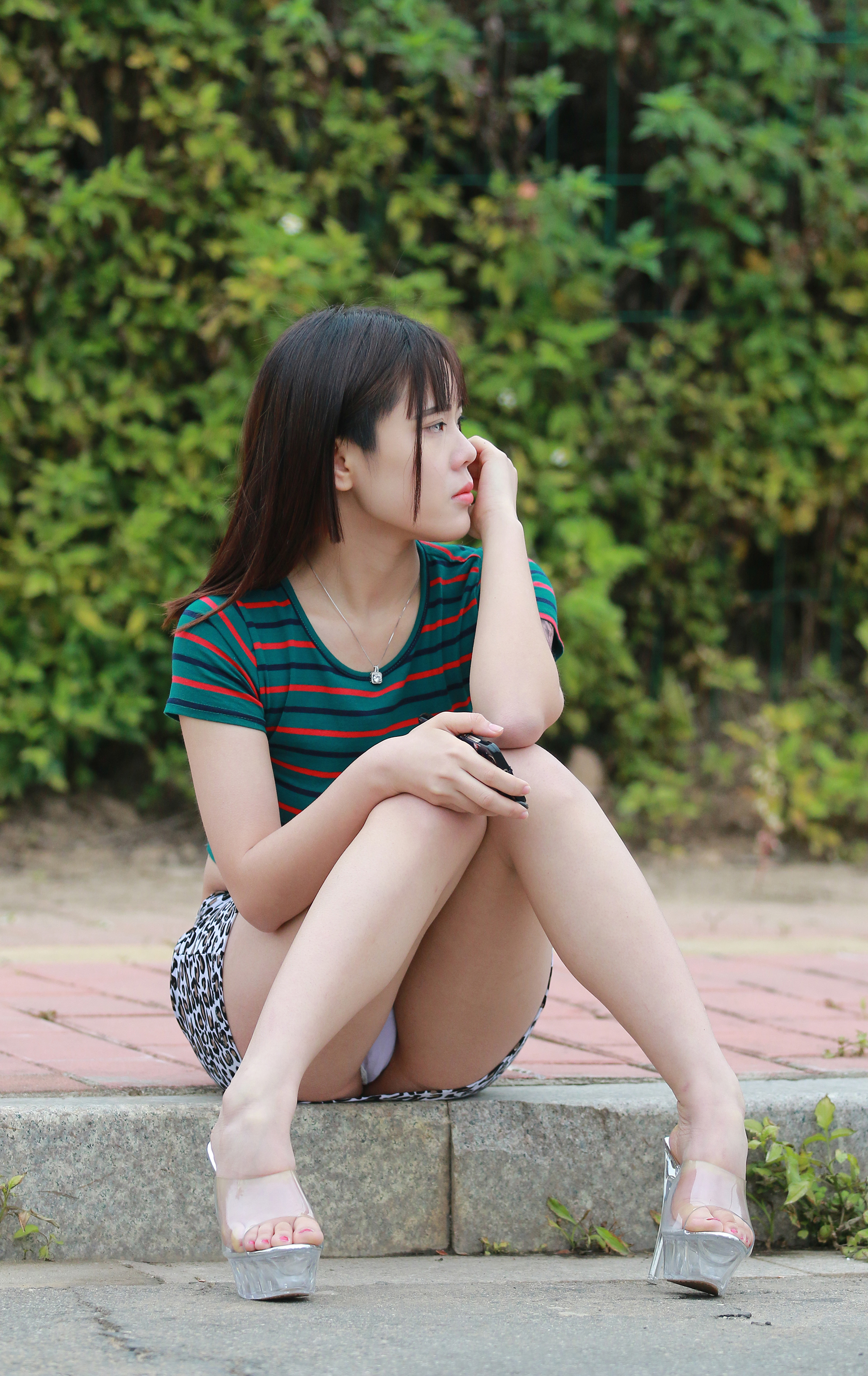  街拍鸭,魔镜街拍,裙装,紧身裤,热裤,小姐姐,街拍,写真套图,织梦映像