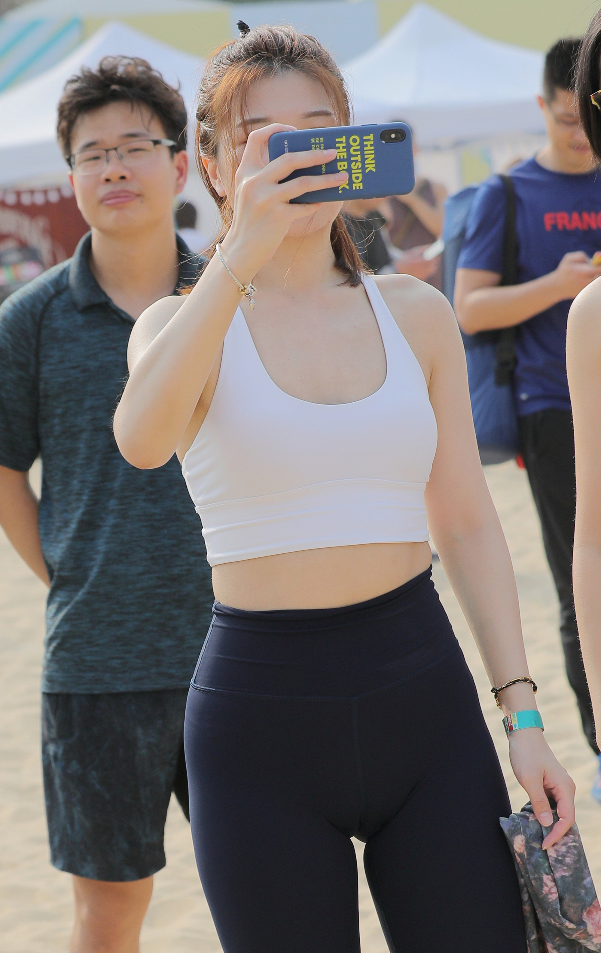  魔镜街拍,紧身裤,熟女,街拍,写真套图,蠢沫沫