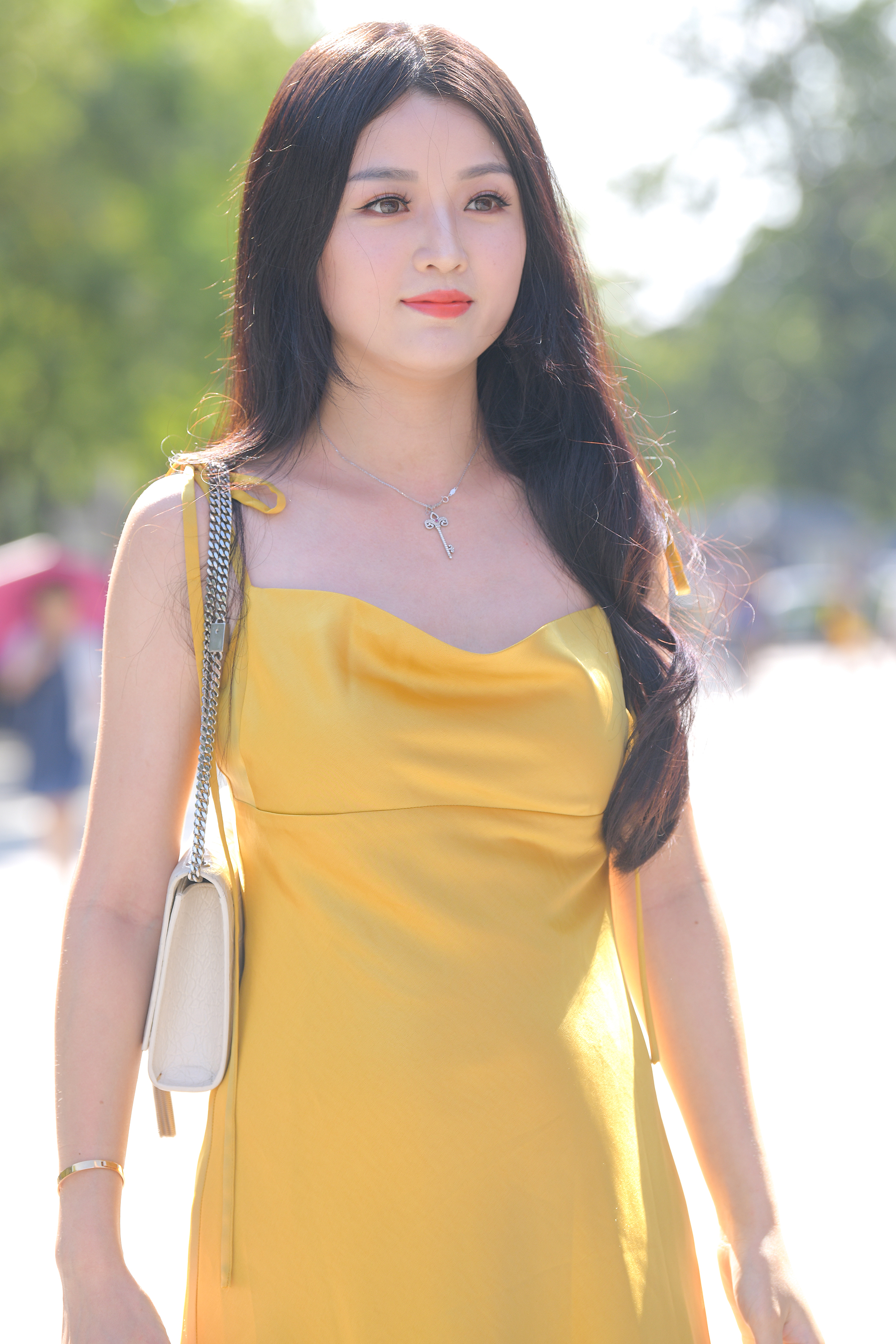  魔镜街拍,裙装,熟女,街拍,写真套图,Kitaro绮太郎