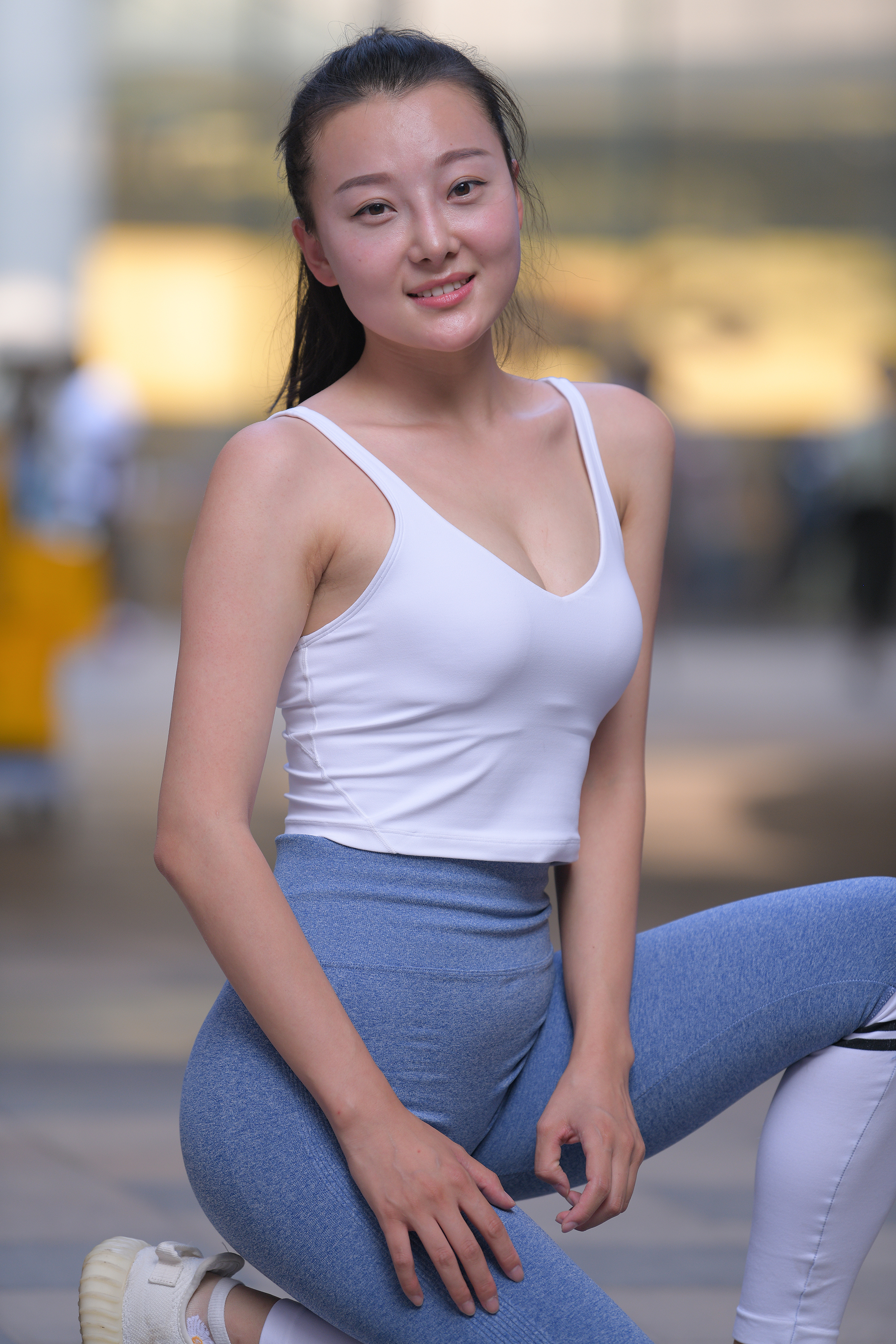  魔镜街拍,紧身裤,人妻,街拍,写真套图,九九八XY