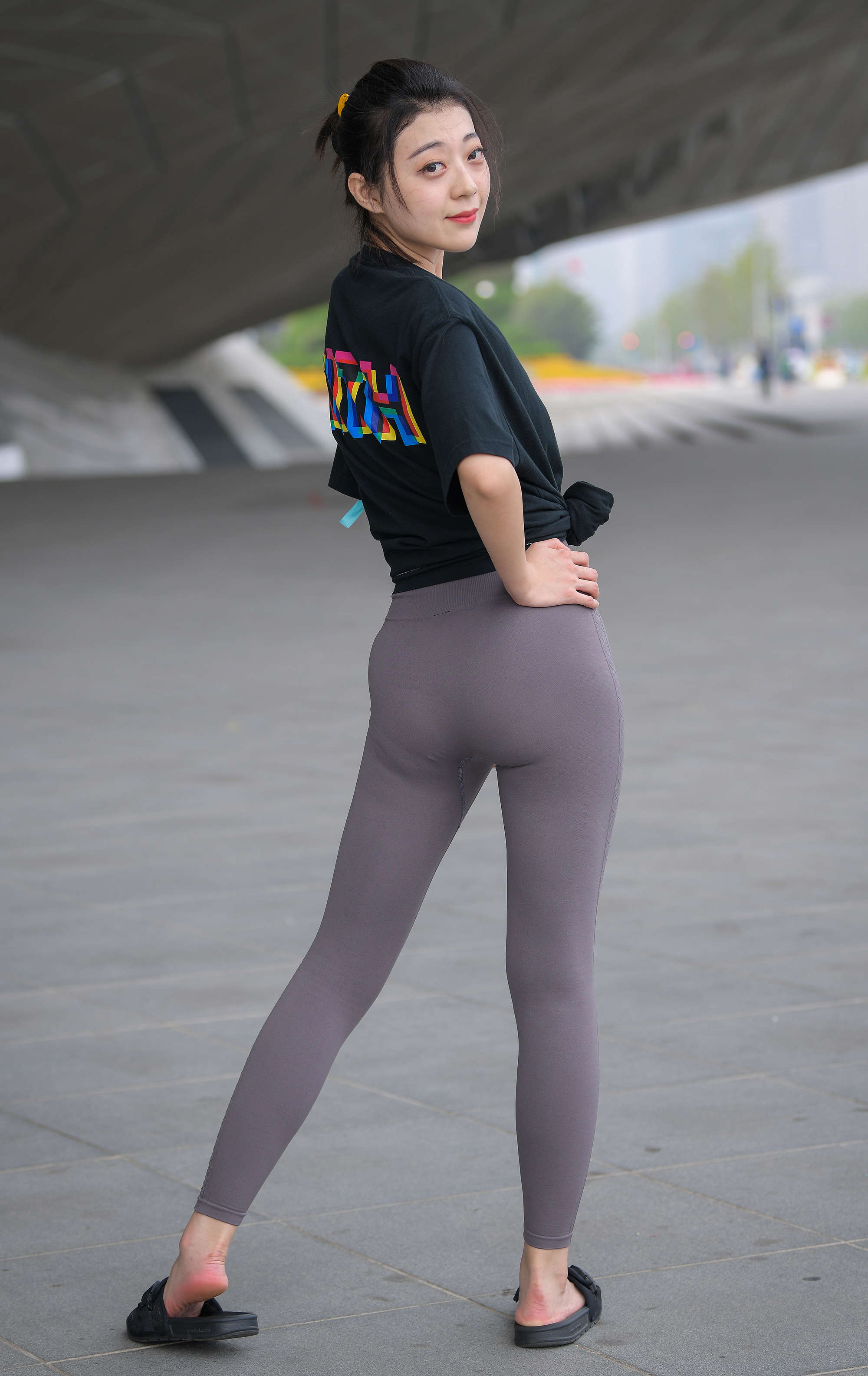  魔镜街拍,紧身裤,美女,街拍,写真套图,椎名莜