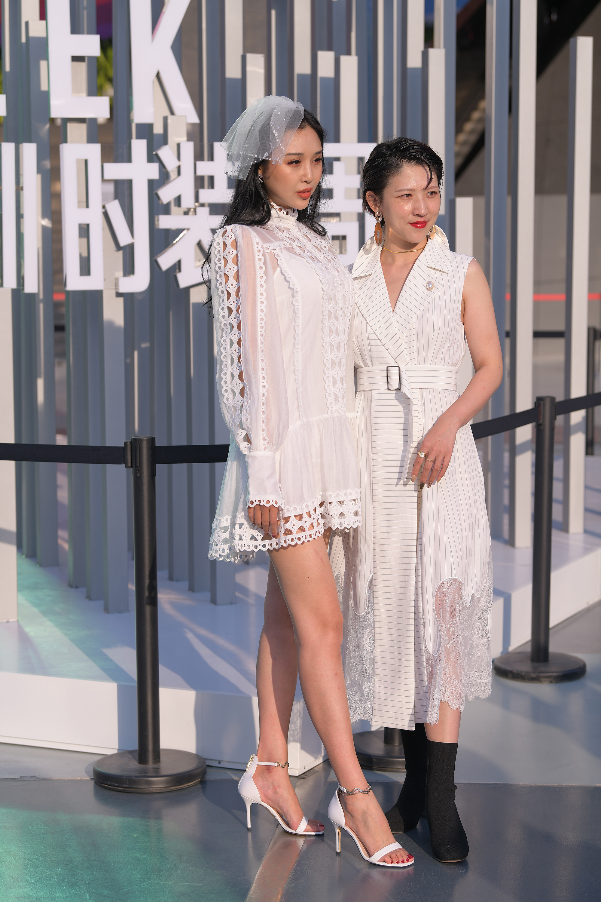  魔镜街拍,裙装,美女,街拍,写真套图,紫氯氯