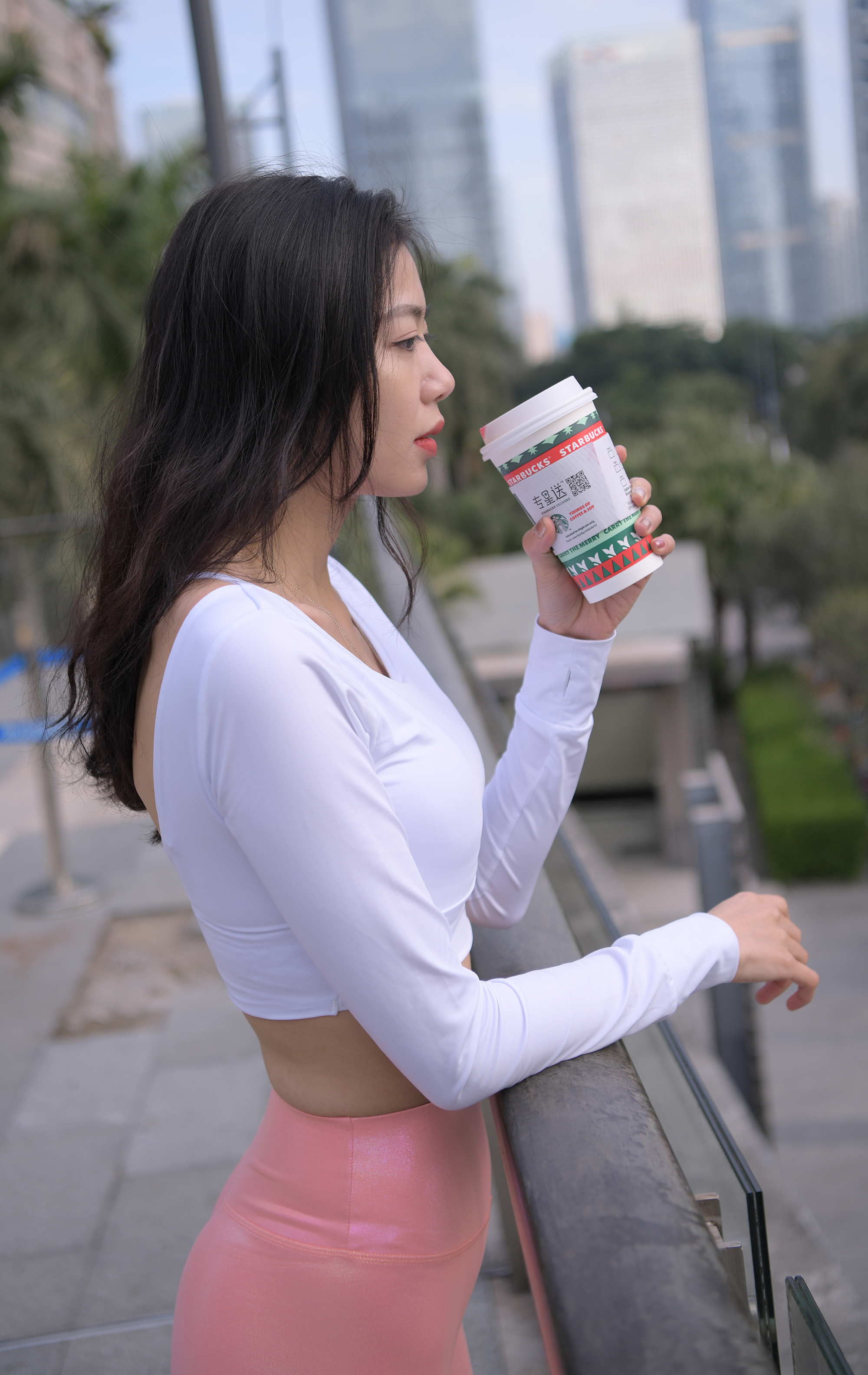  街拍鸭,魔镜街拍,紧身裤,小姐姐,街拍,写真套图,面饼仙儿