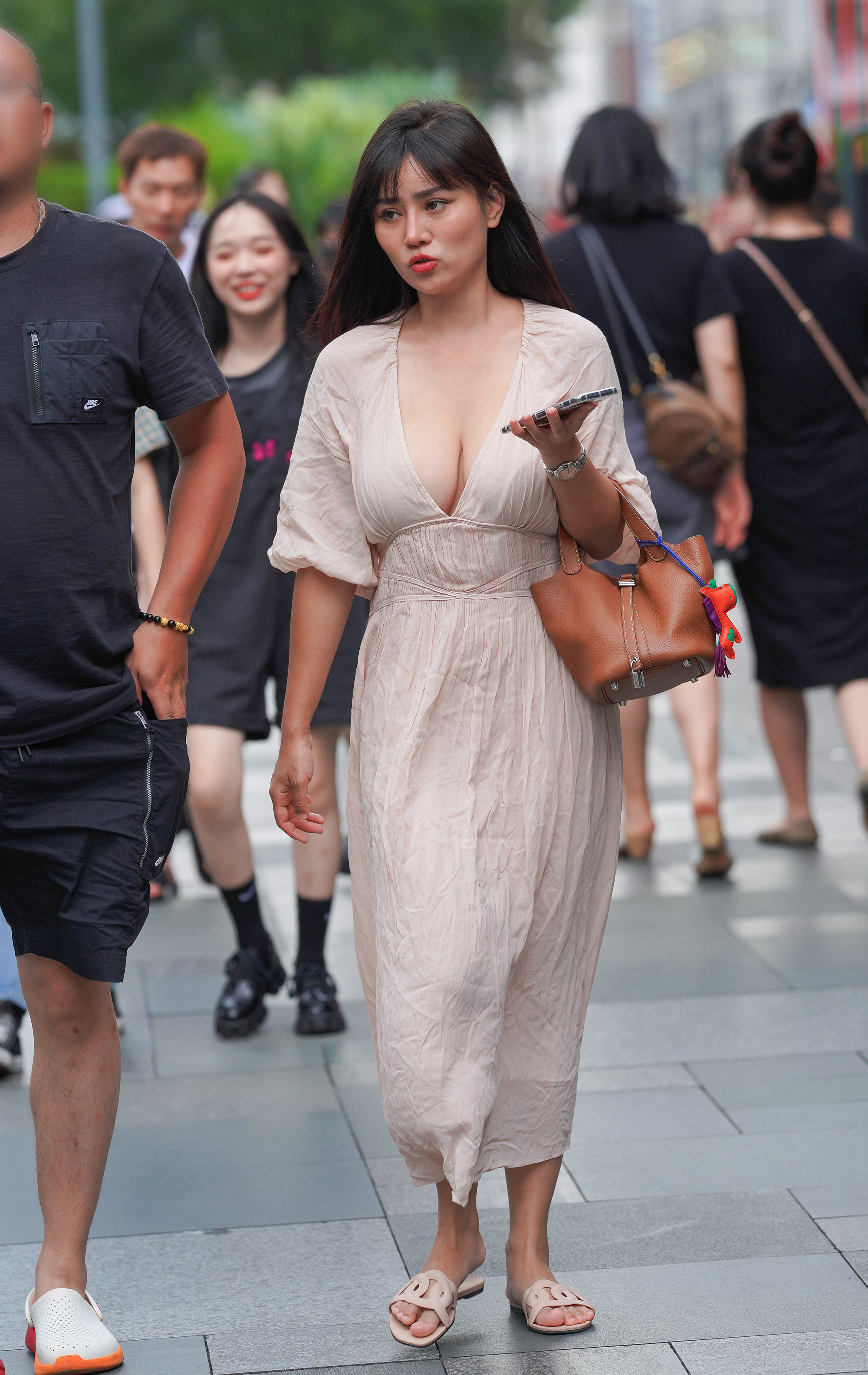  魔镜街拍,裙装,熟女,街拍,写真套图,XIAOYU语画界