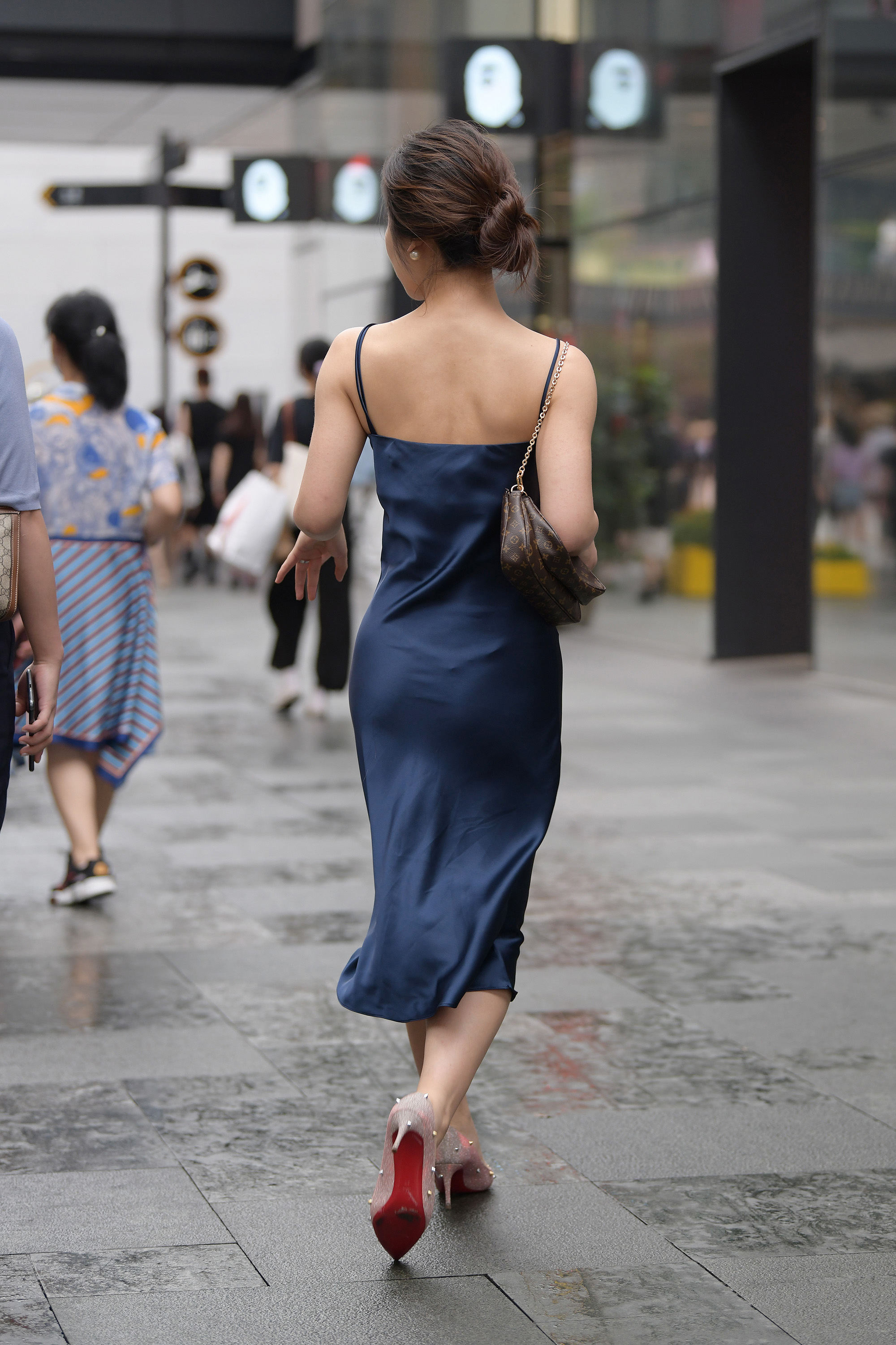  街拍鸭,魔镜街拍,裙装,小姐姐,街拍,写真套图,MT蜜团