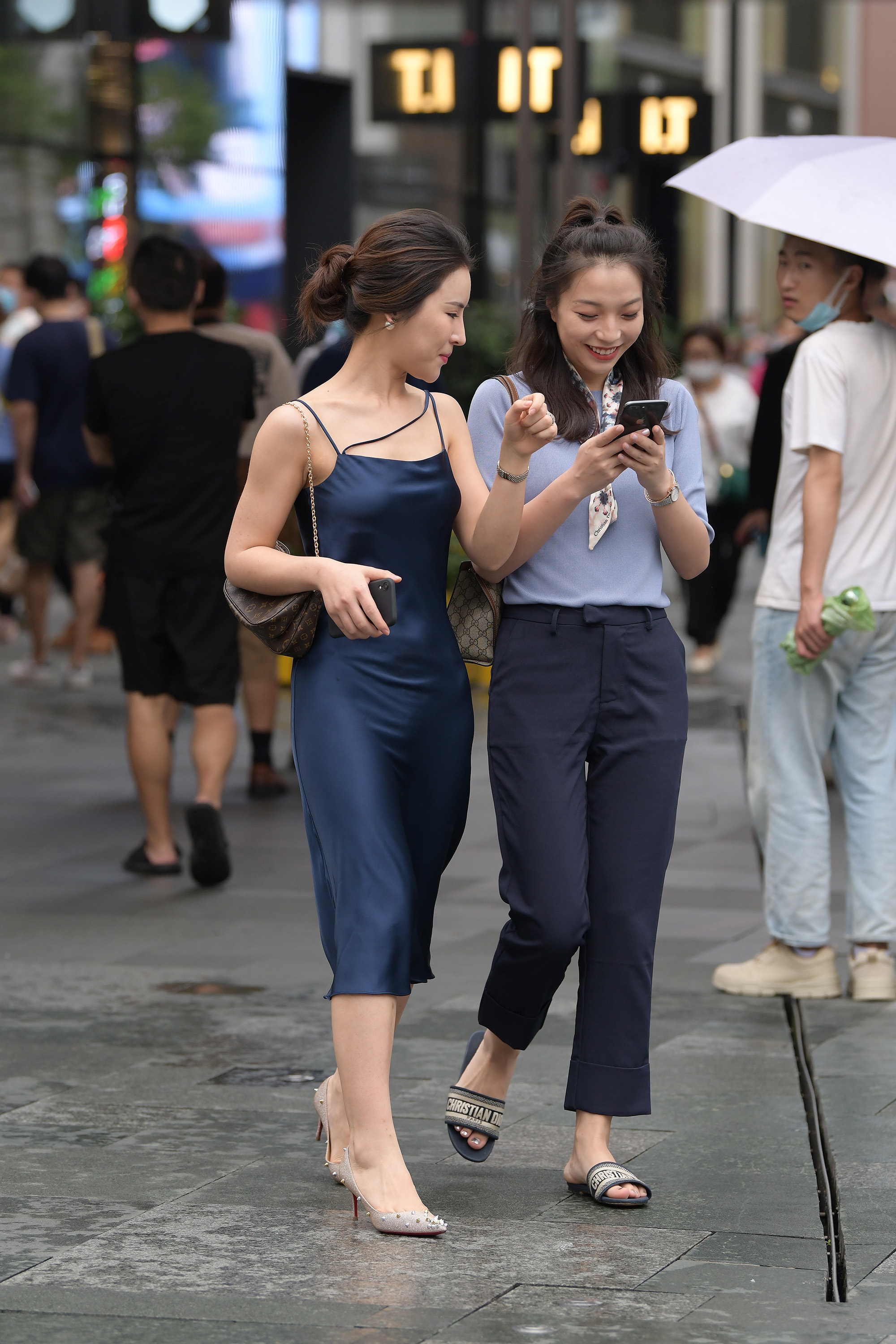  街拍鸭,魔镜街拍,裙装,少妇,街拍,写真套图,二佐Nisa