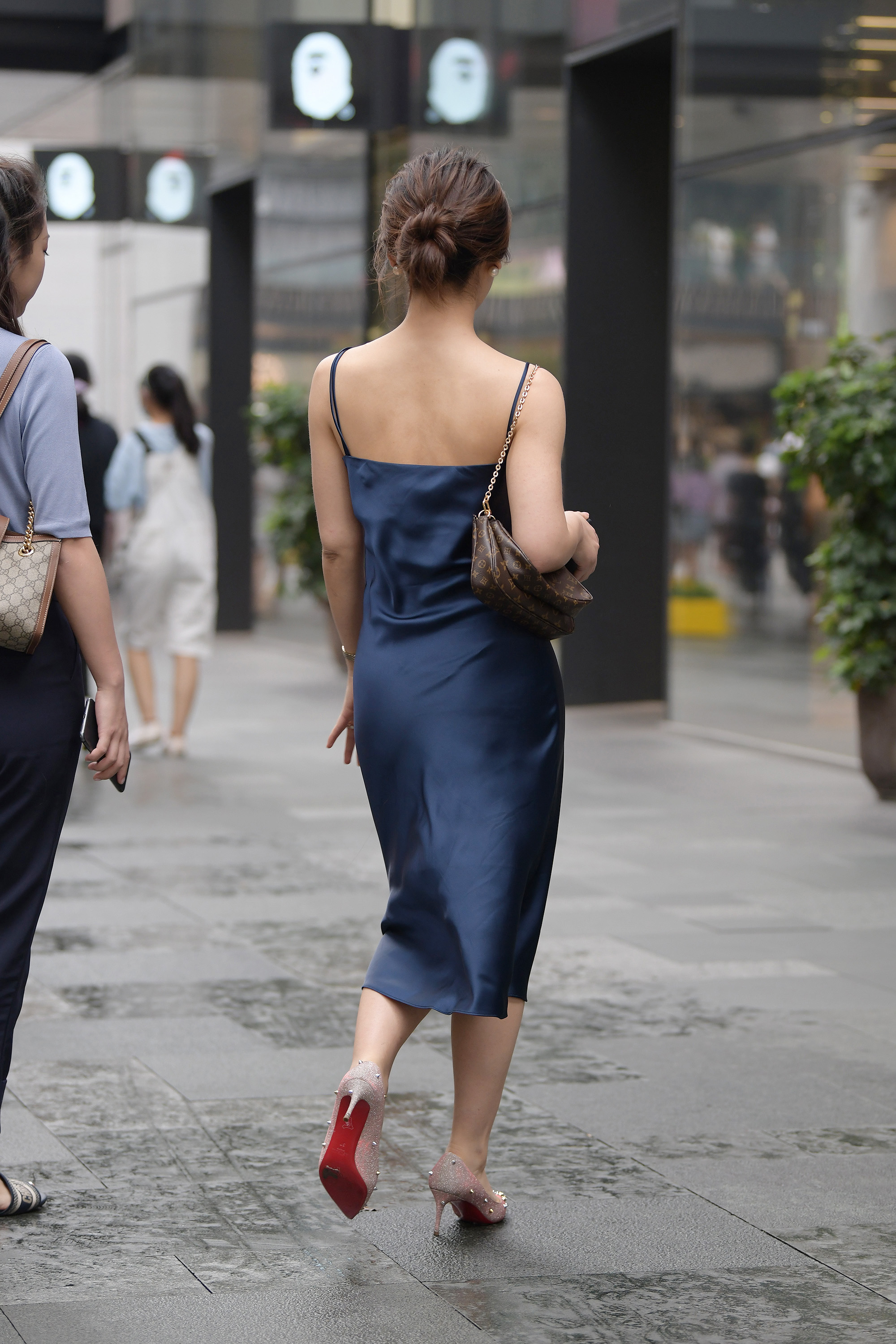  街拍鸭,魔镜街拍,裙装,人妻,街拍,写真套图,西尔酱