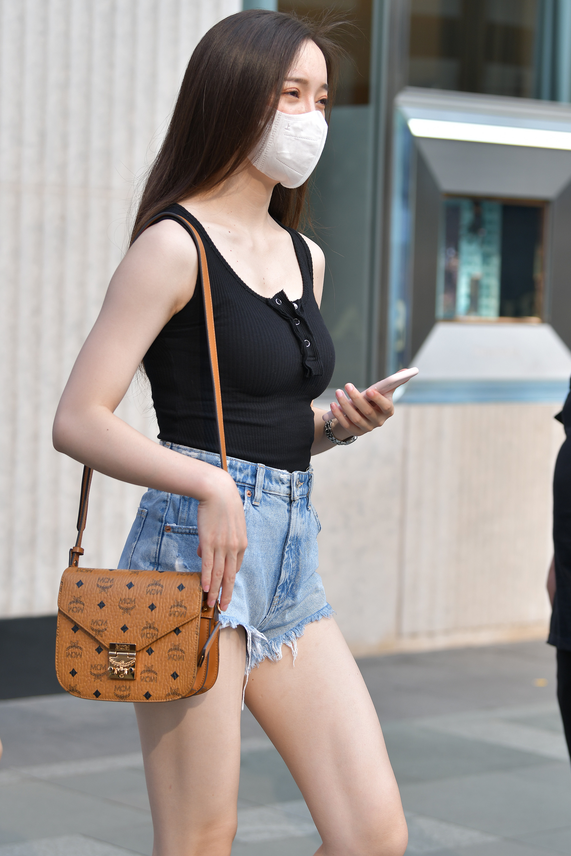  街拍鸭,魔镜街拍,热裤,小姐姐,街拍,写真套图,黑龙贯通