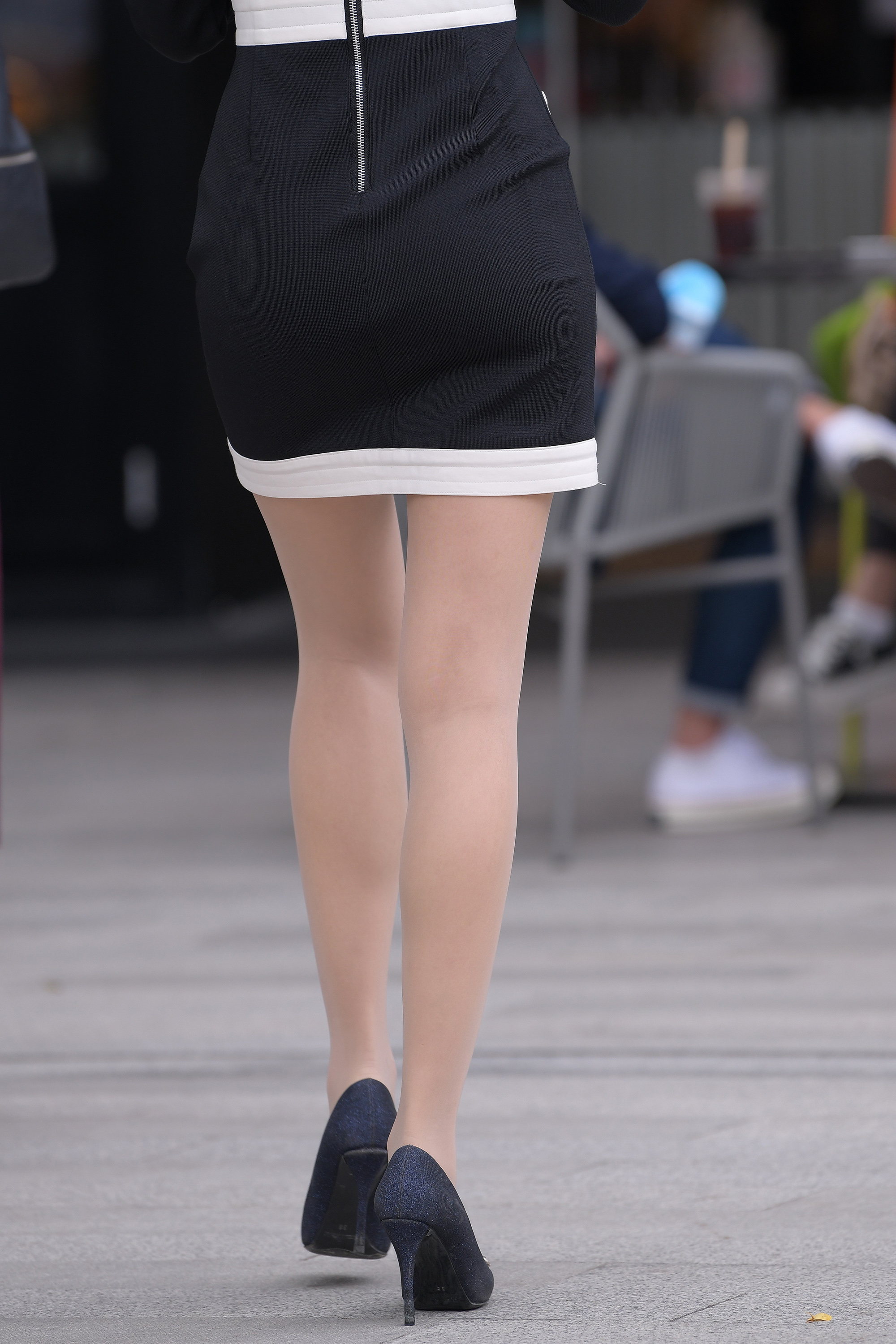  魔镜街拍,丝袜,裙装,熟女,街拍,写真套图,黑龙贯通