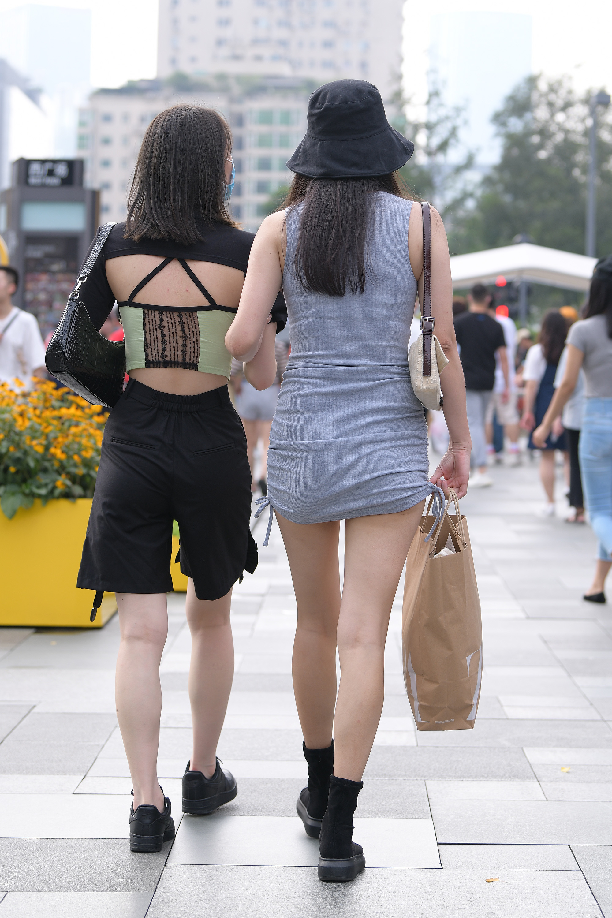  魔镜街拍,裙装,美女,街拍,写真套图,SUNGIRL阳光宝贝