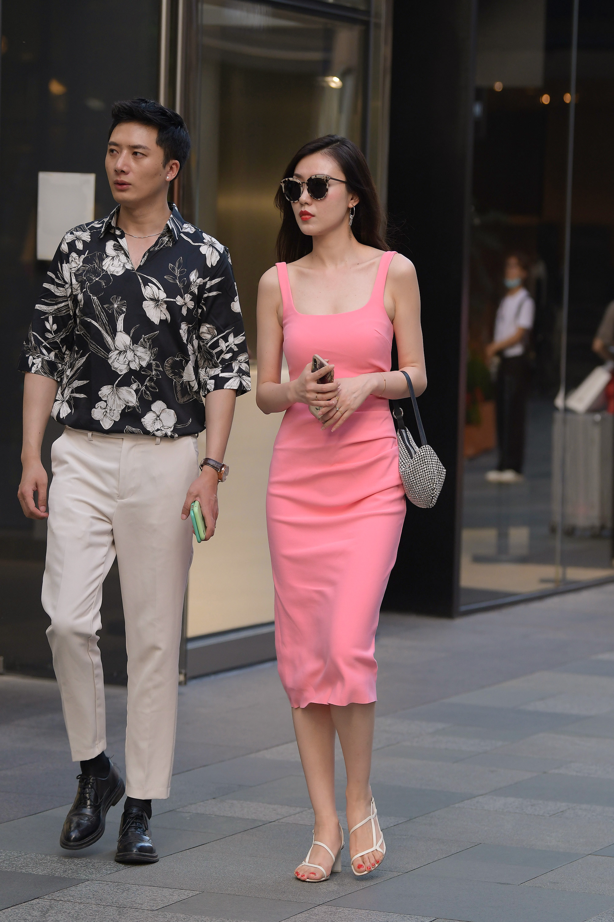  魔镜街拍,裙装,少妇,街拍,写真套图,KelaGirls克拉女神