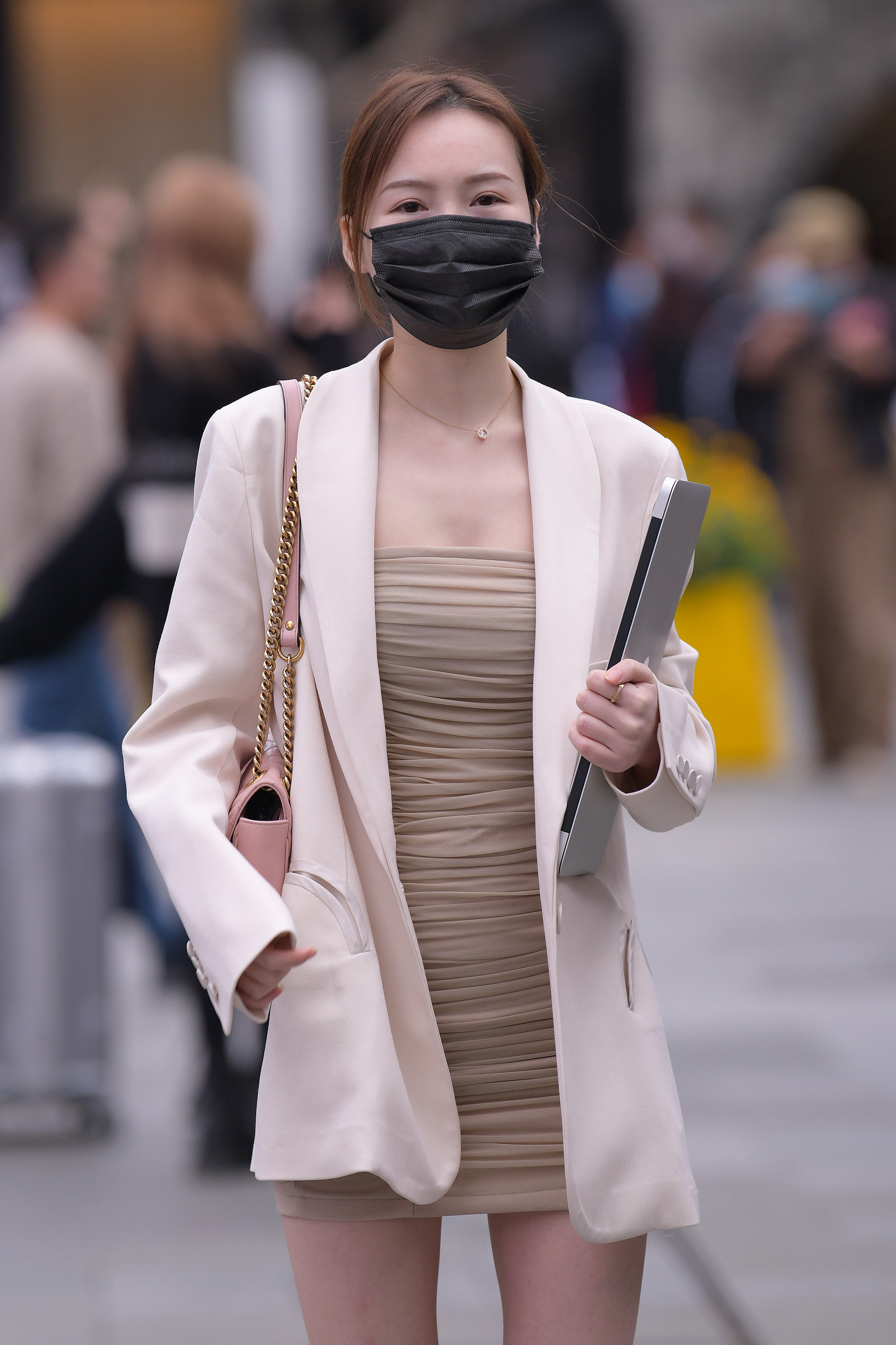  魔镜街拍,裙装,人妻,街拍,写真套图,QingDouKe青豆客